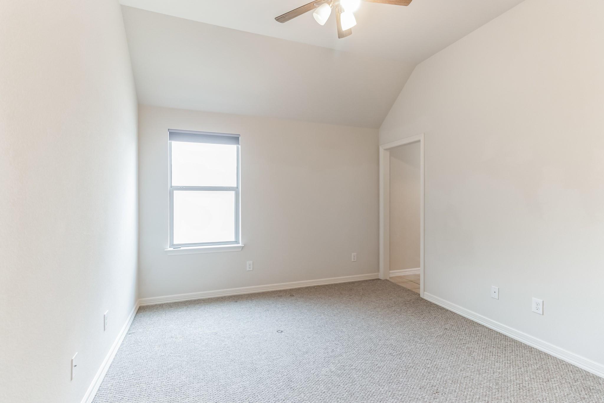 208 Angus Dr Property Photo 10
