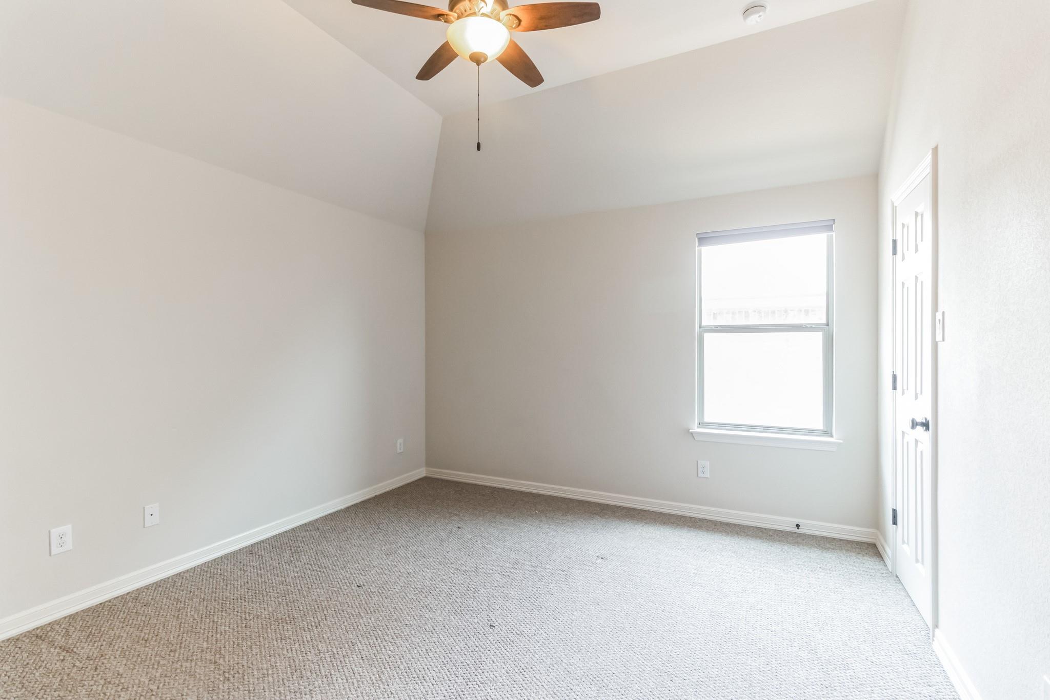 208 Angus Dr Property Photo 17