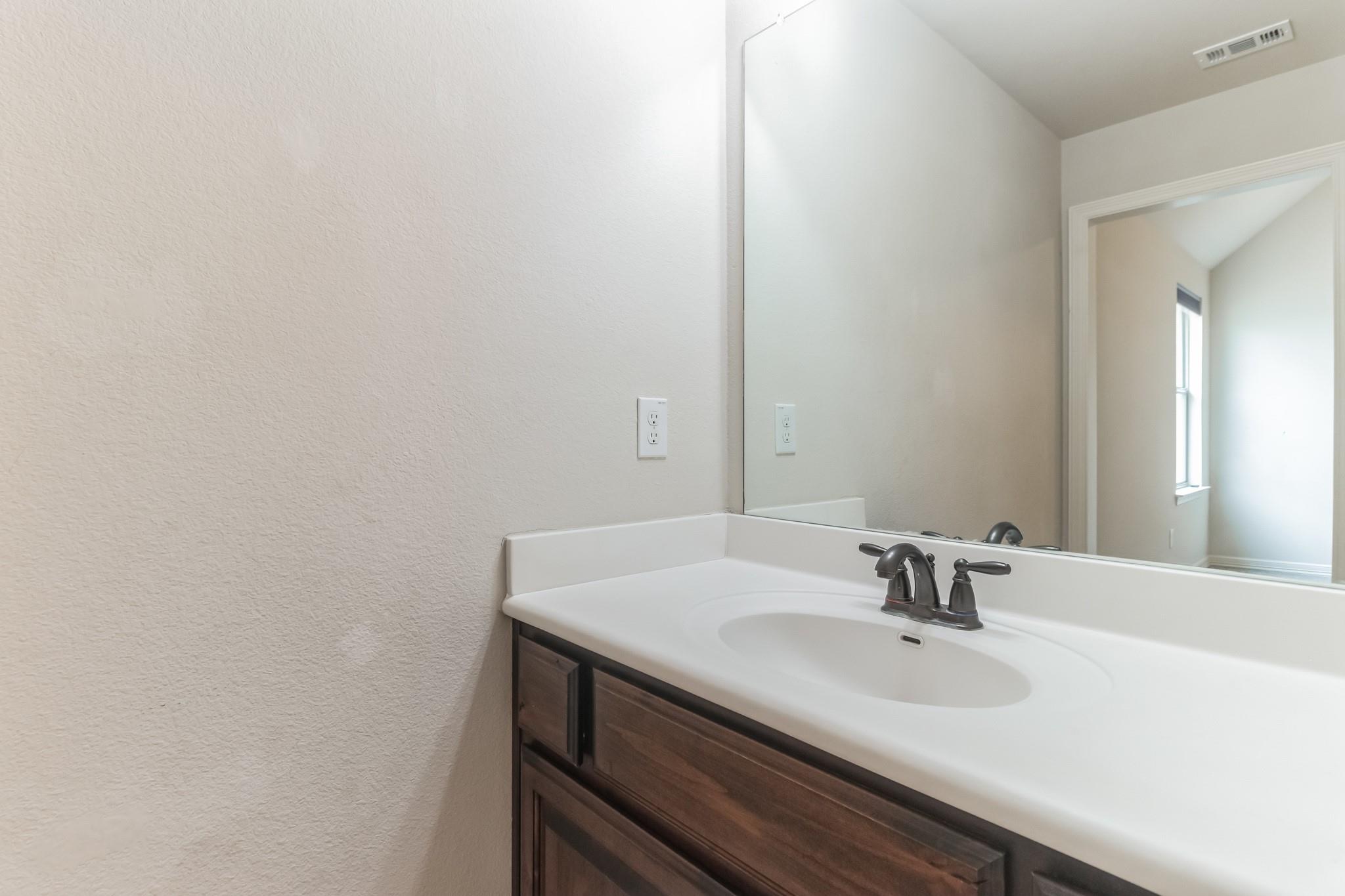 208 Angus Dr Property Photo 19