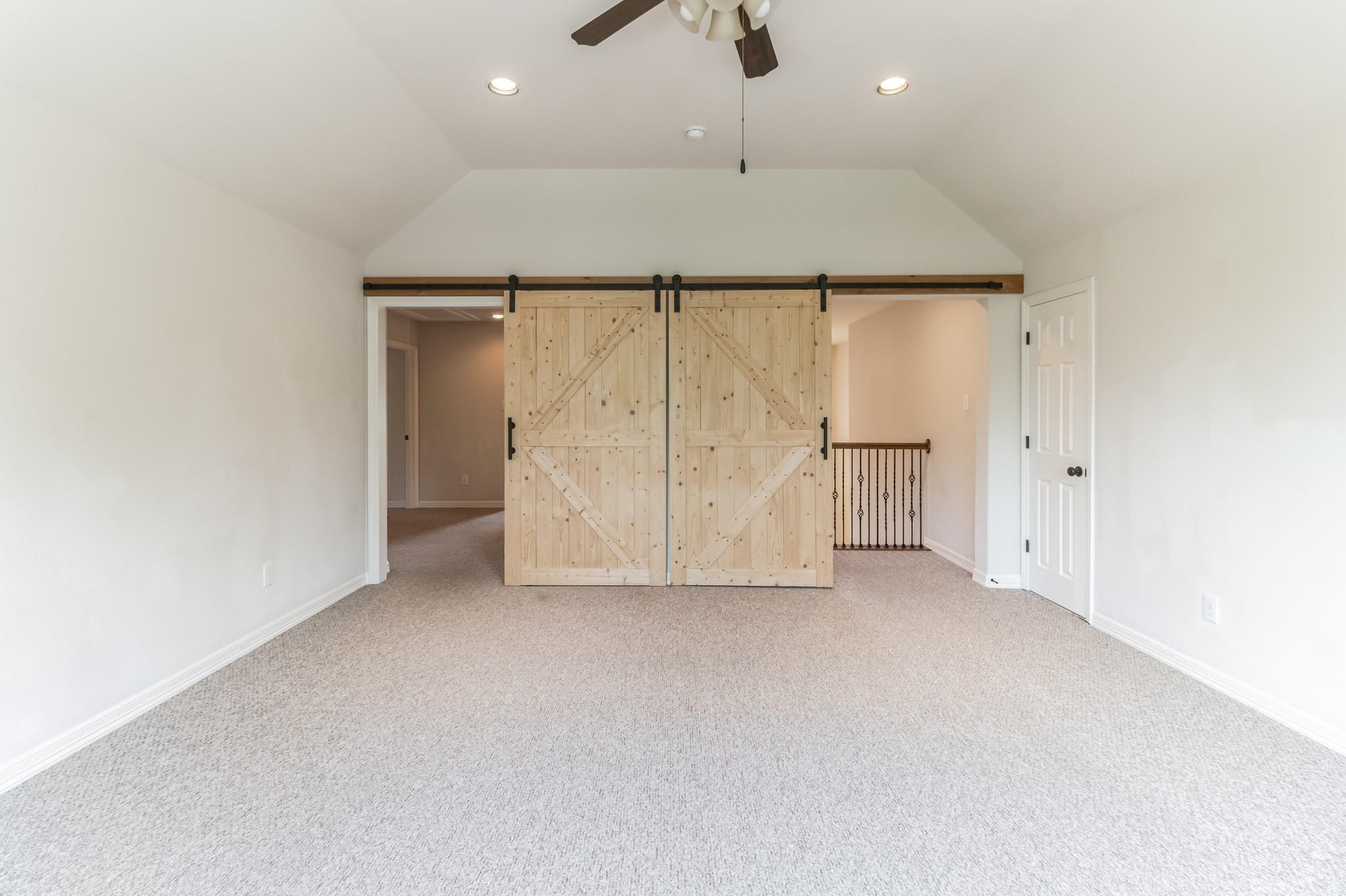 208 Angus Dr Property Photo 26