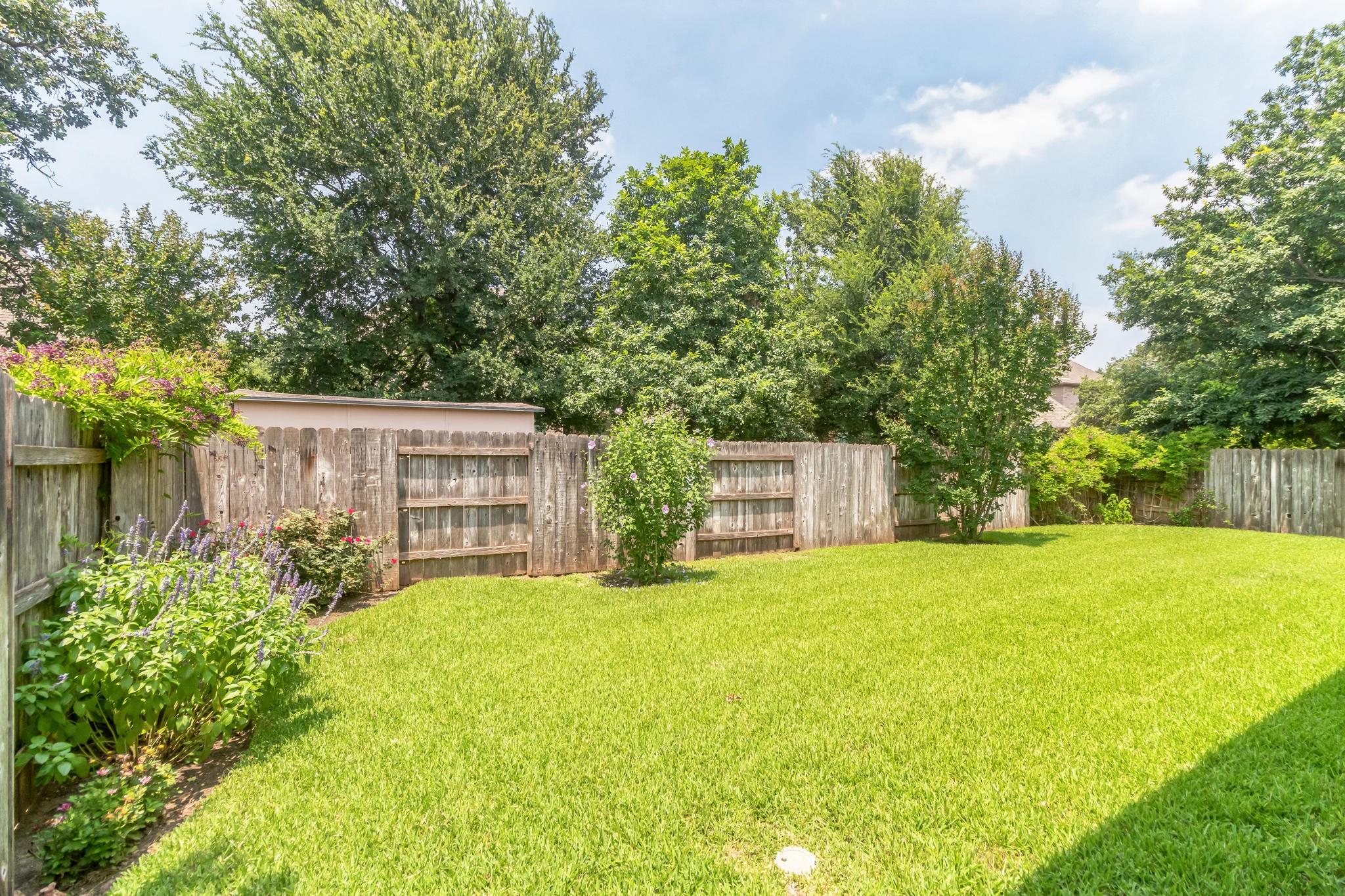 208 Angus Dr Property Photo 30
