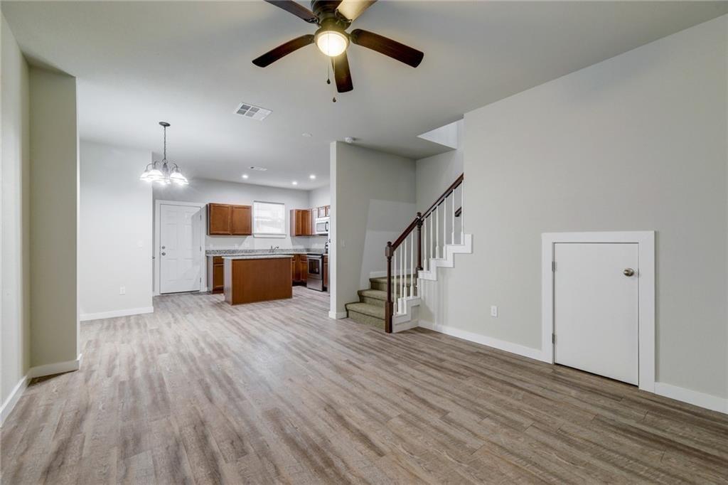 906 Quartz Ct #602 Property Photo 2