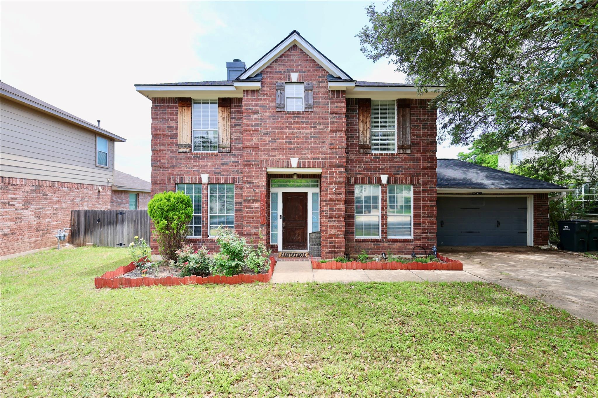 16901 Stockton Dr Property Photo 3