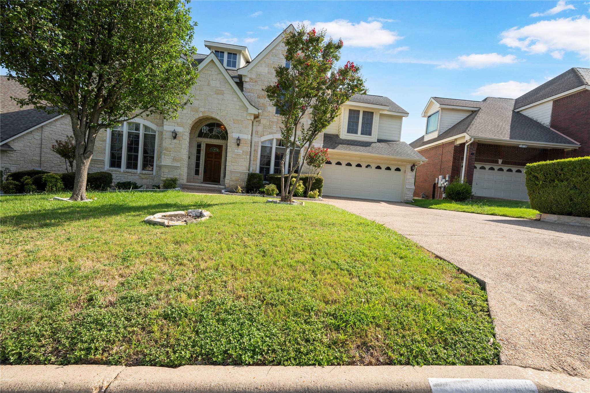 10025 Dianella Ln Property Photo 3