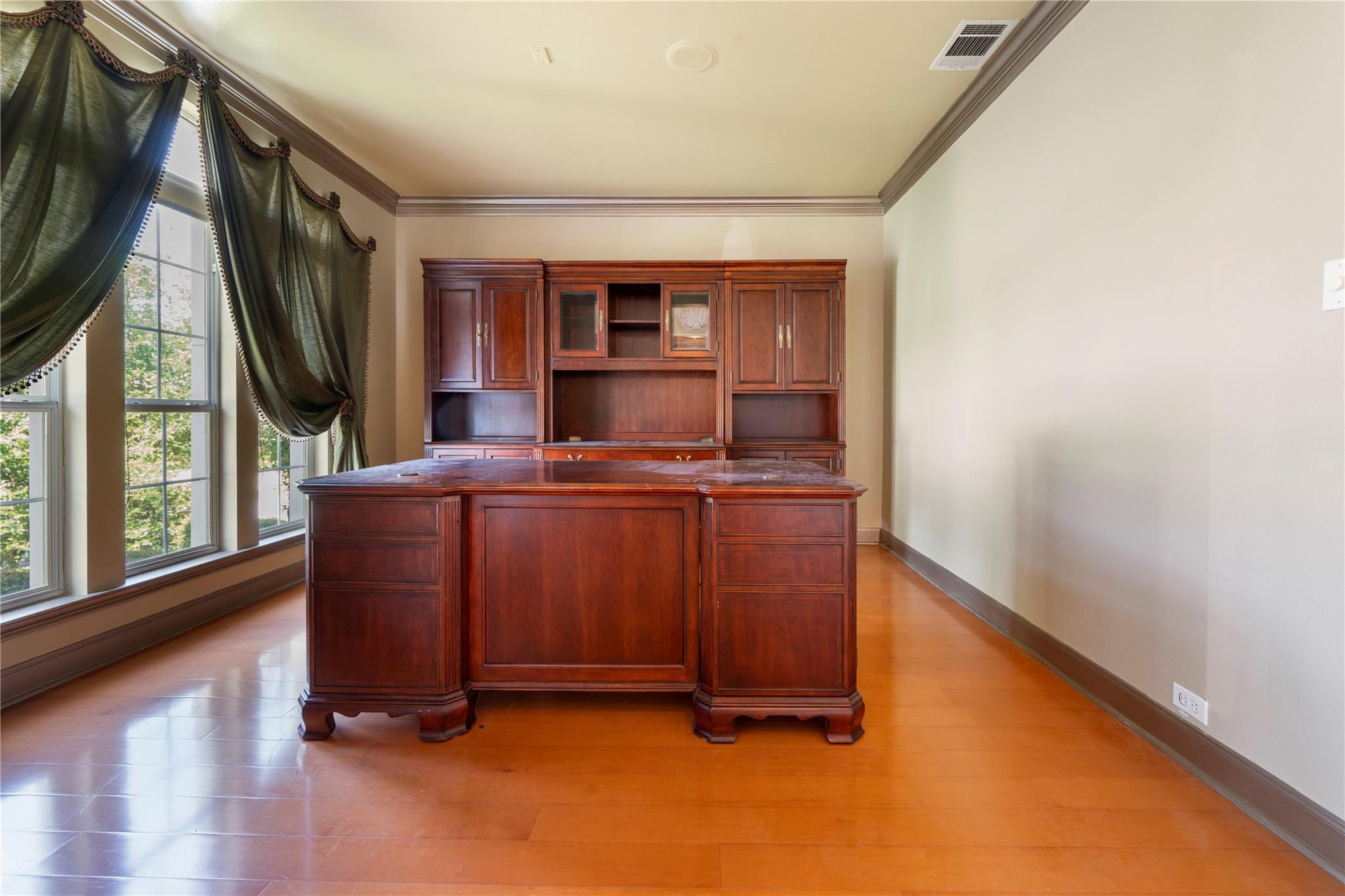 10025 Dianella Ln Property Photo 6