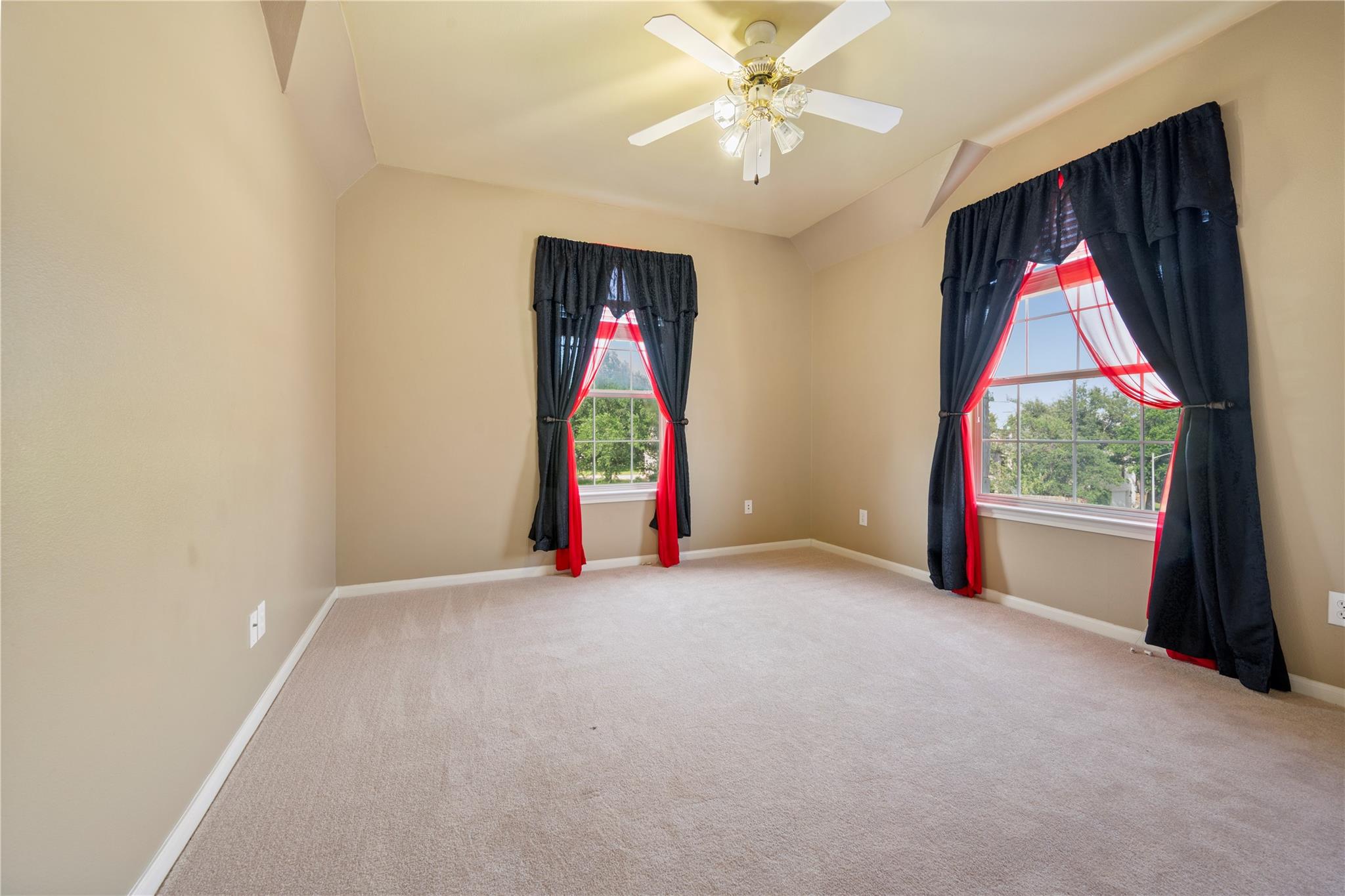 10025 Dianella Ln Property Photo 29