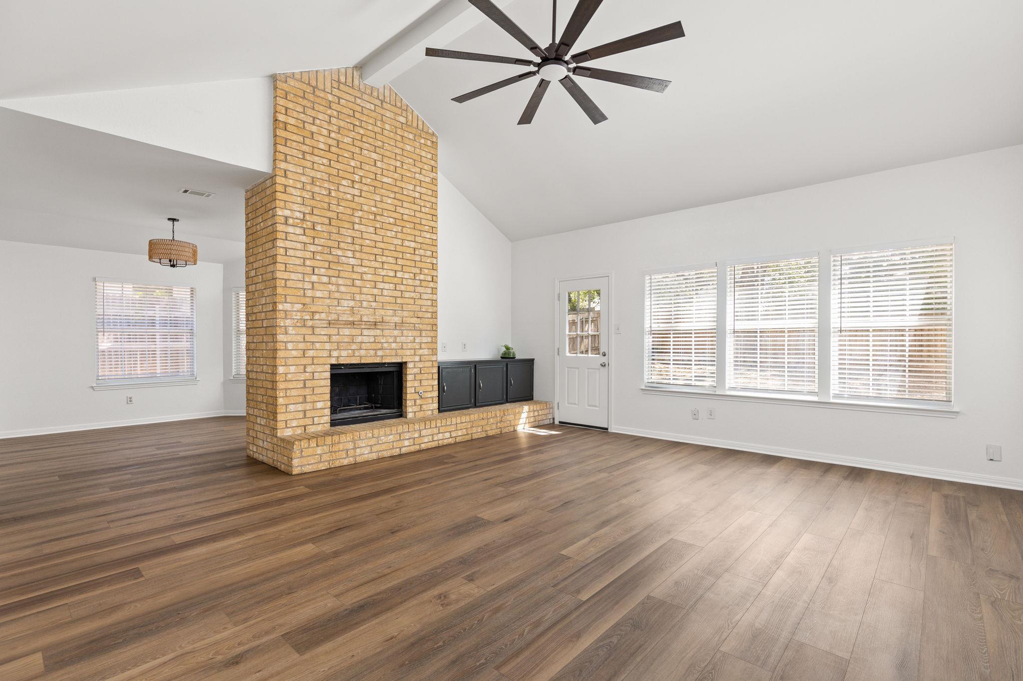 8001 Willet Trl Property Photo 4