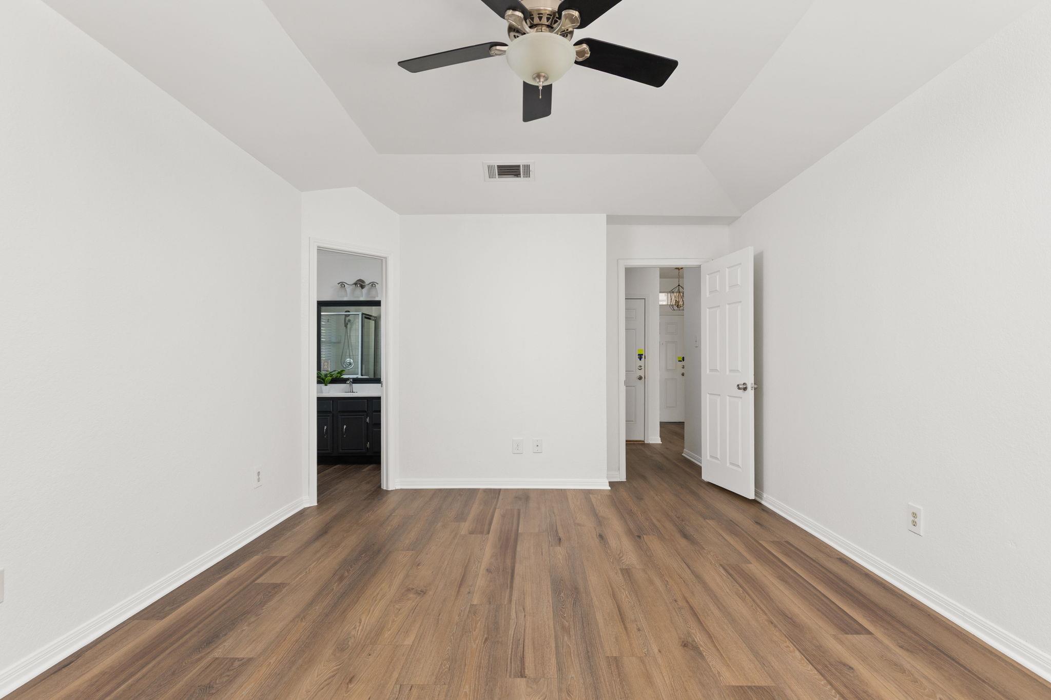 8001 Willet Trl Property Photo 10
