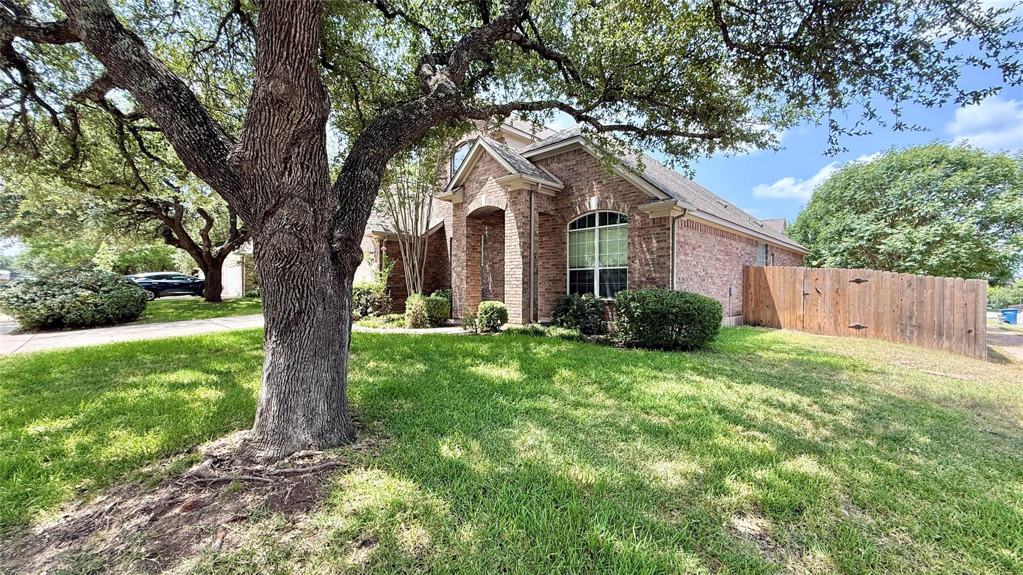 16212 Double Eagle Dr Property Photo 3