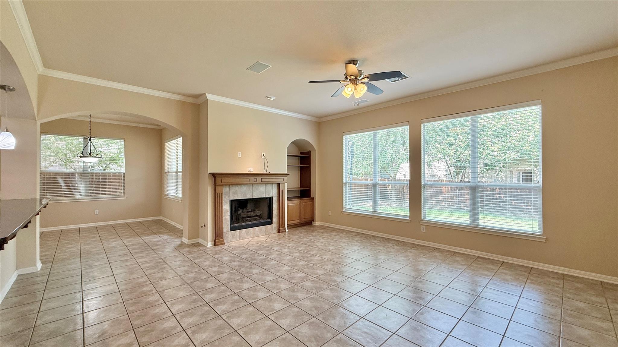 16212 Double Eagle Dr Property Photo 4