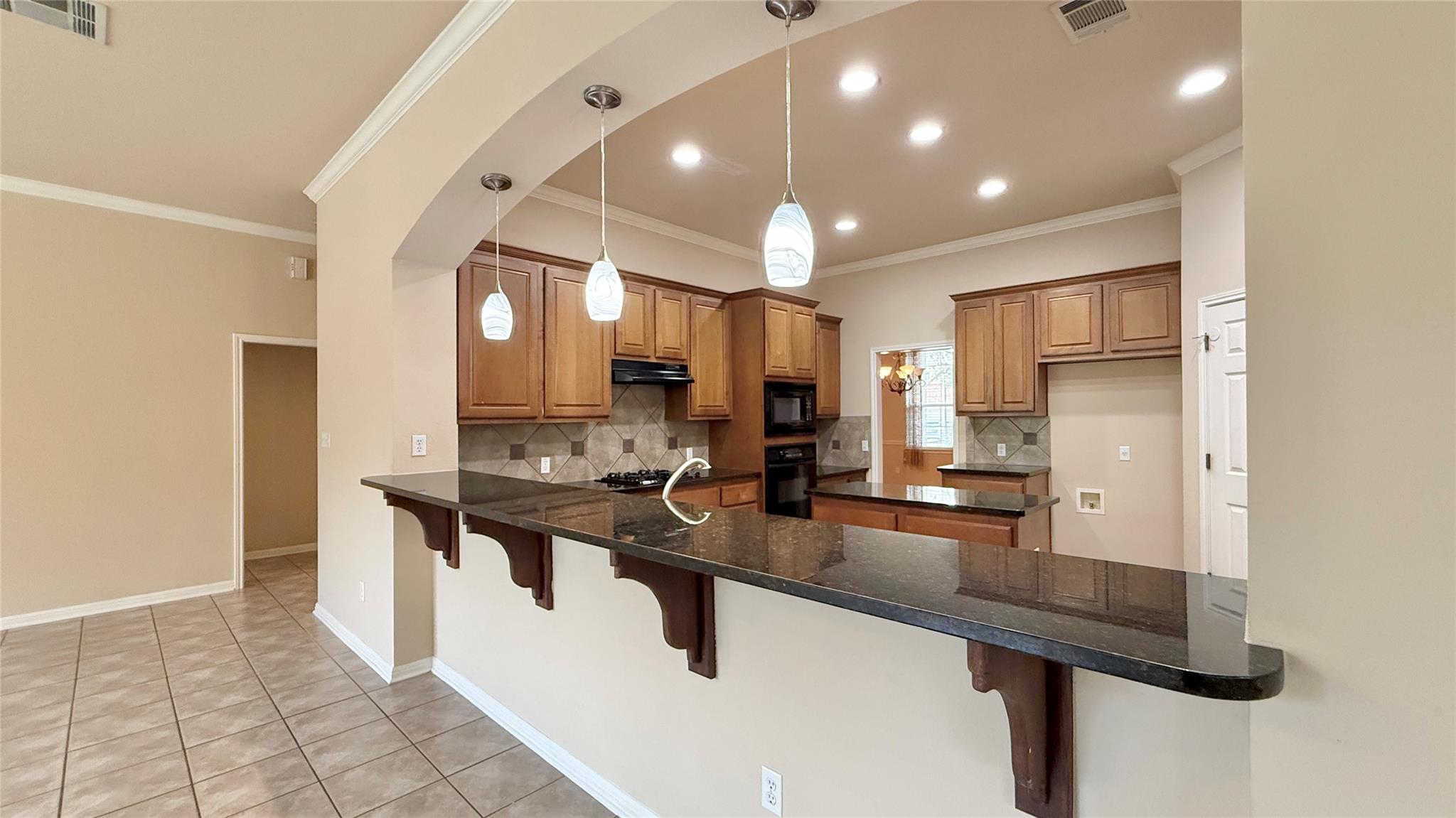 16212 Double Eagle Dr Property Photo 6