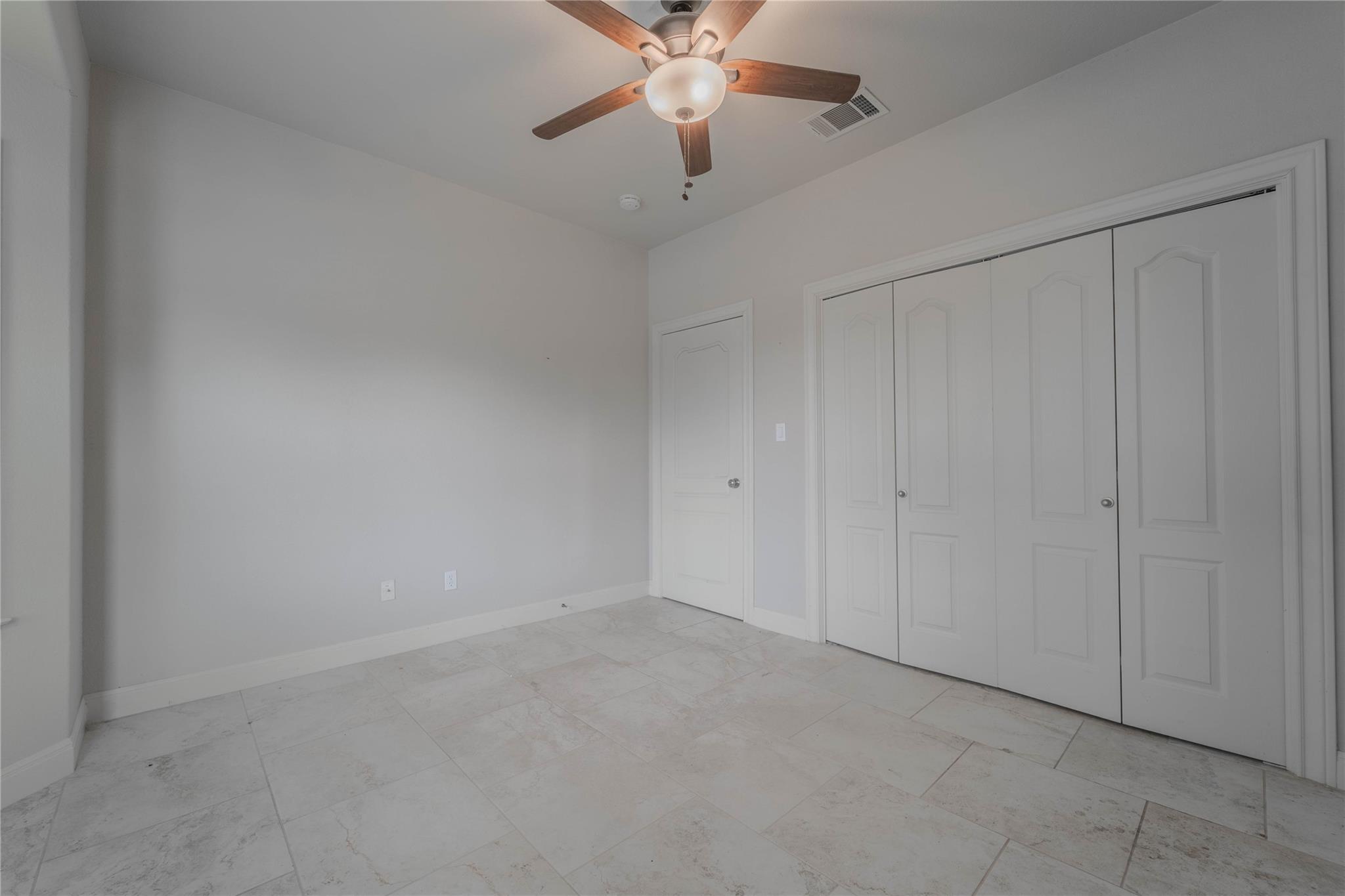 19013 Venture Dr Property Photo 13