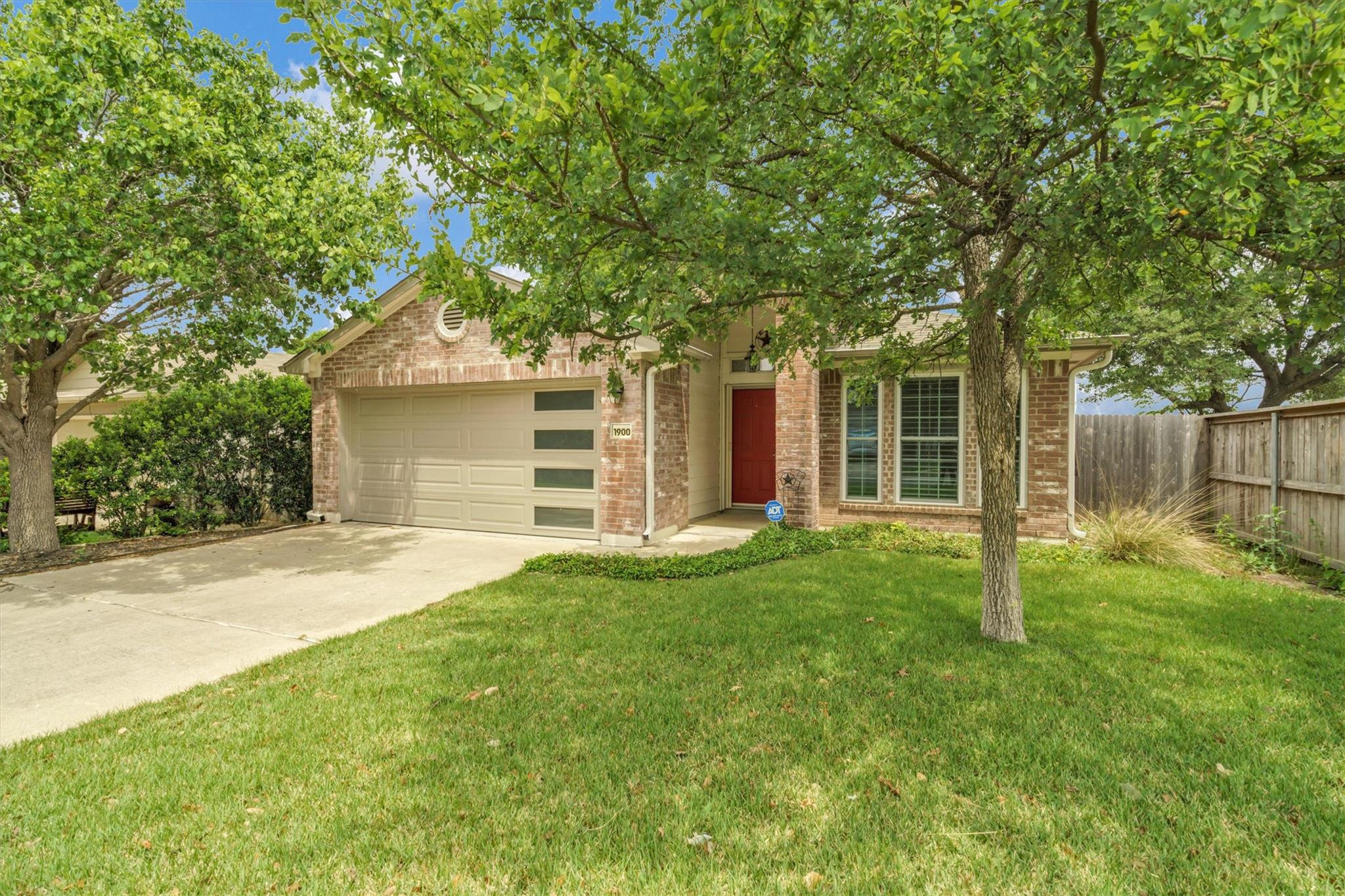 1900 Avante Dr Property Photo 1