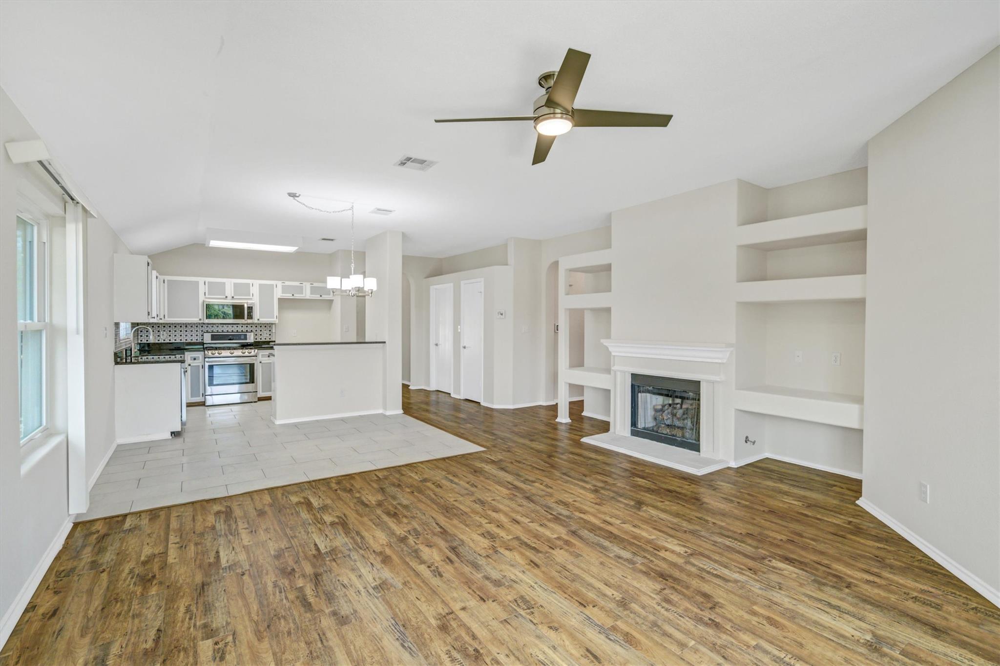 1900 Avante Dr Property Photo 9