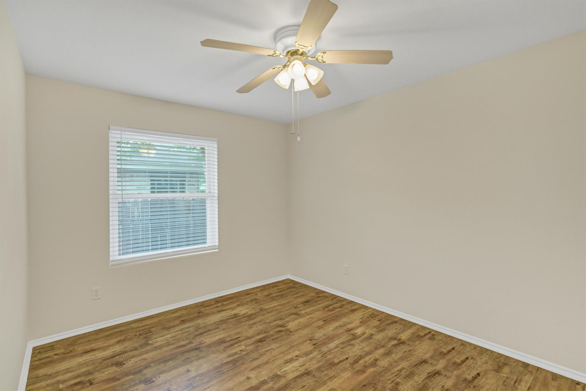 1900 Avante Dr Property Photo 10