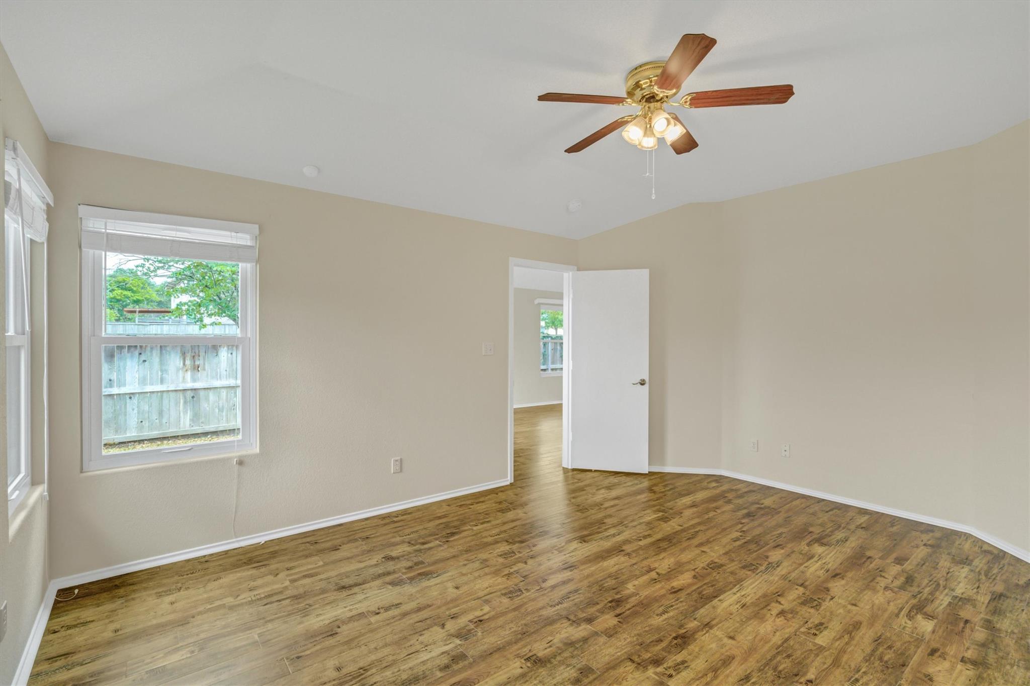 1900 Avante Dr Property Photo 11