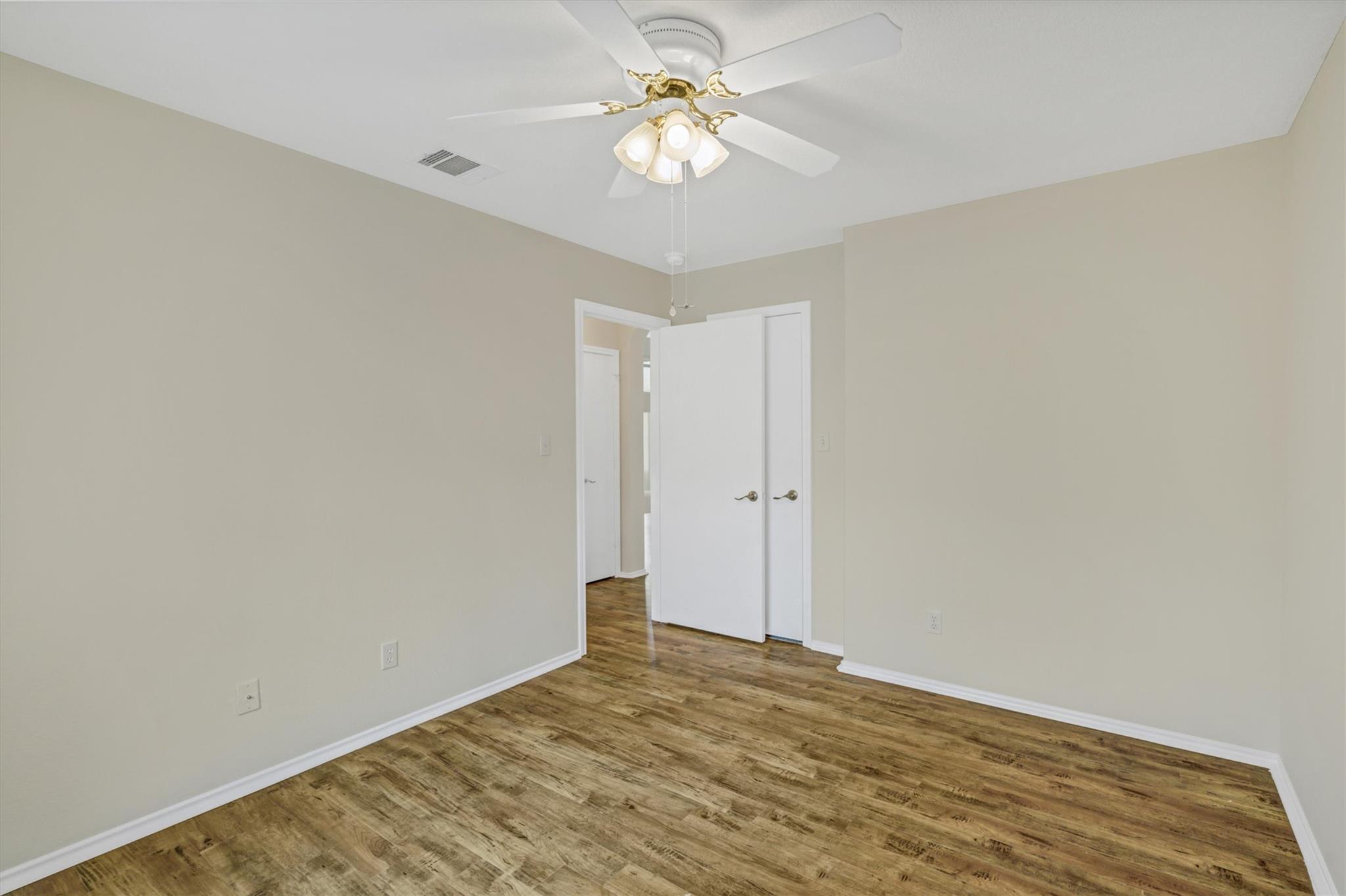 1900 Avante Dr Property Photo 12