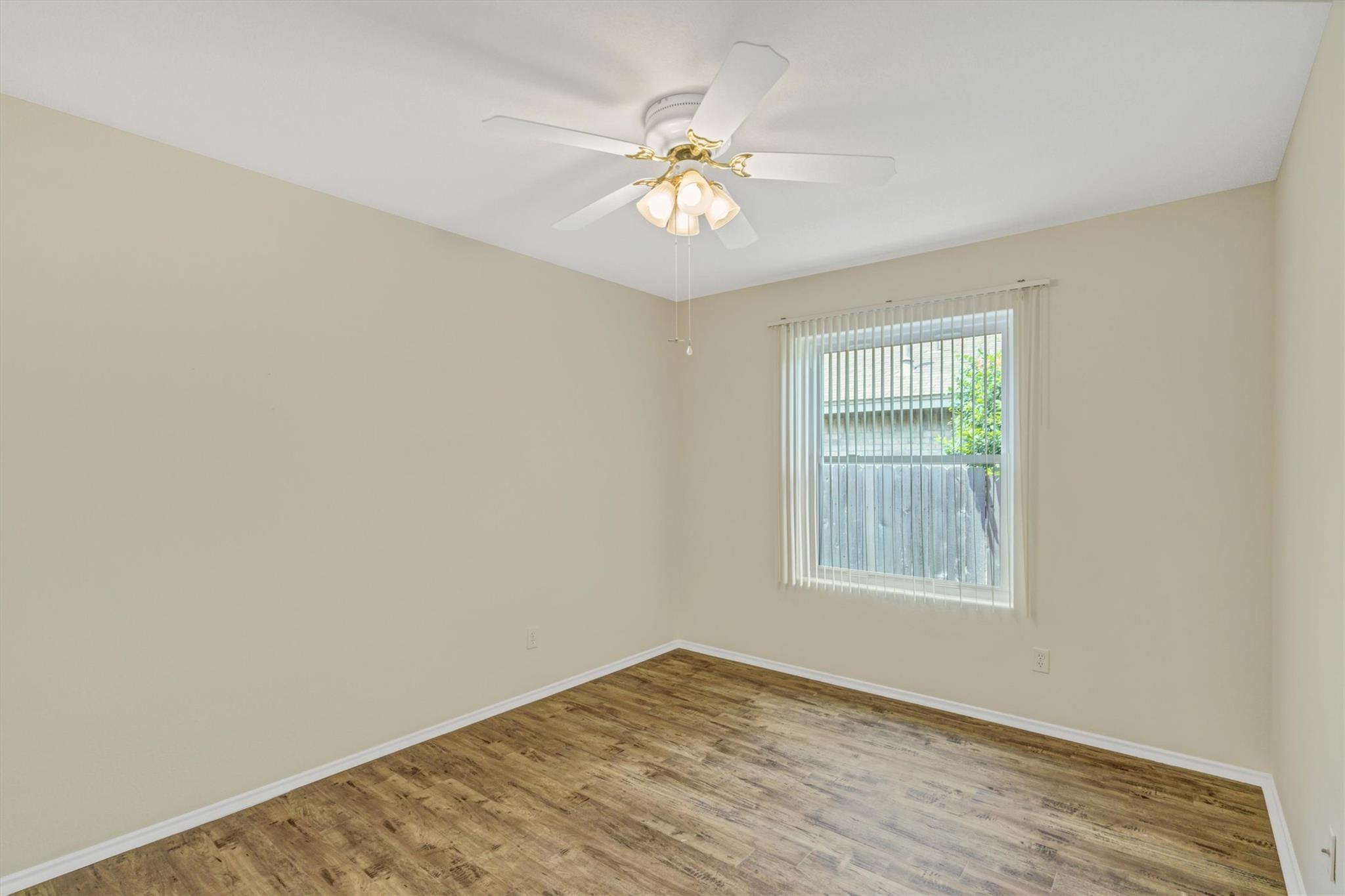 1900 Avante Dr Property Photo 13