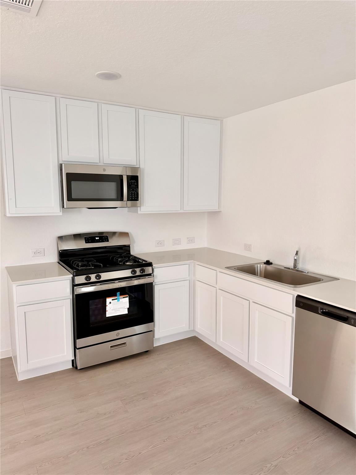 7623 India Star None Property Photo 2