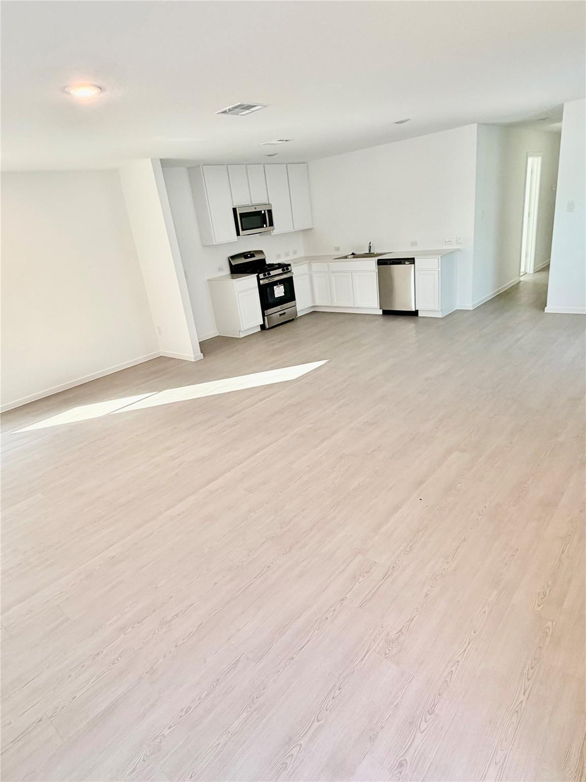 7623 India Star None Property Photo 3