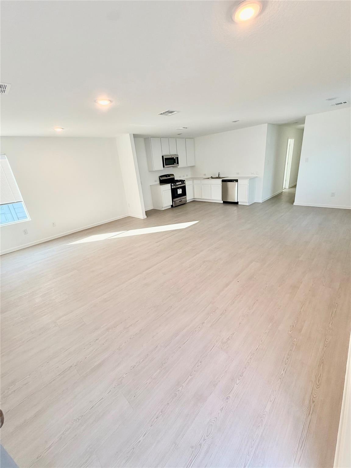 7623 India Star None Property Photo 4