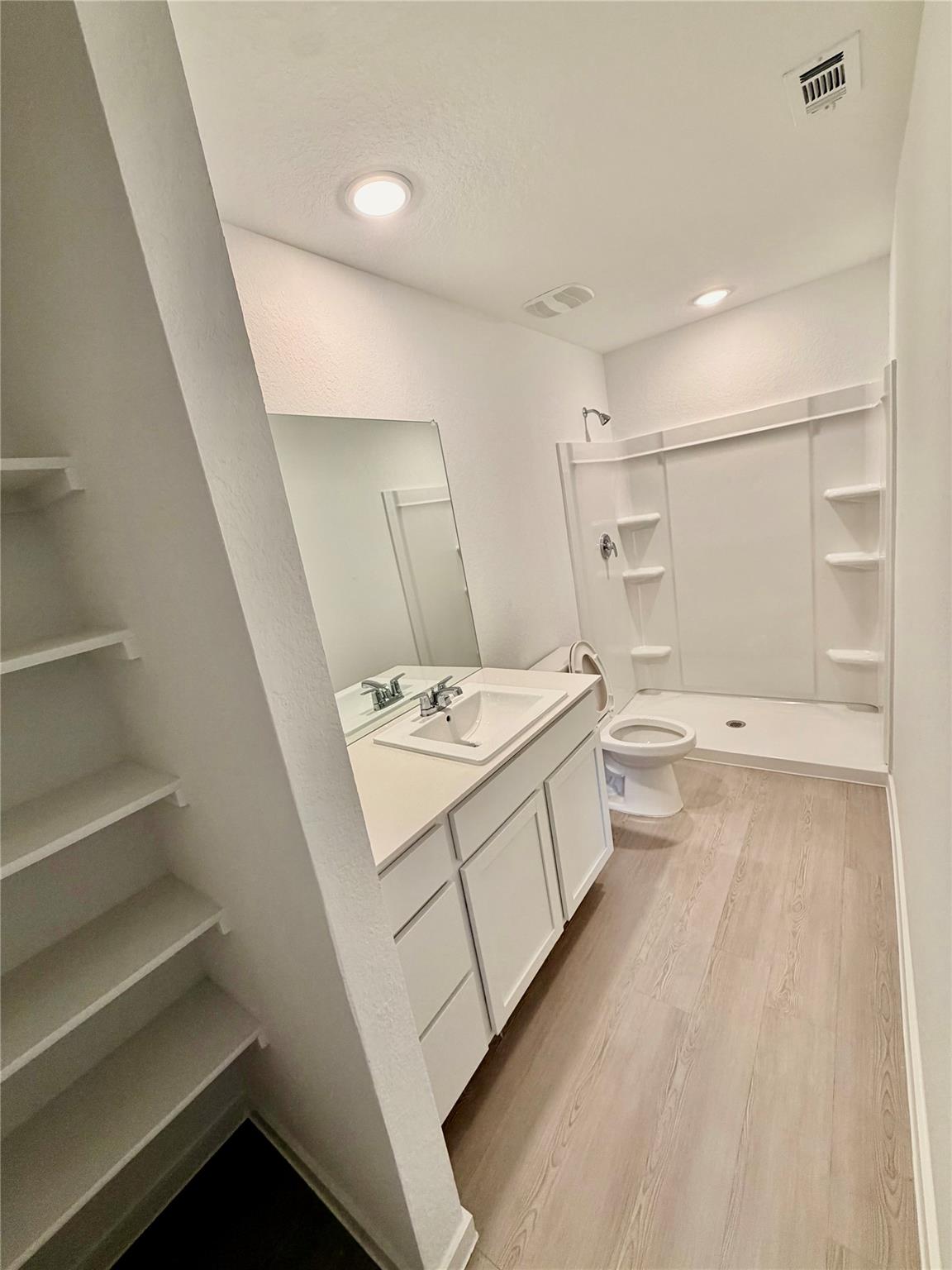 7623 India Star None Property Photo 7