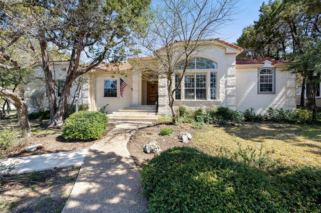 110 Squires Dr Property Photo 1