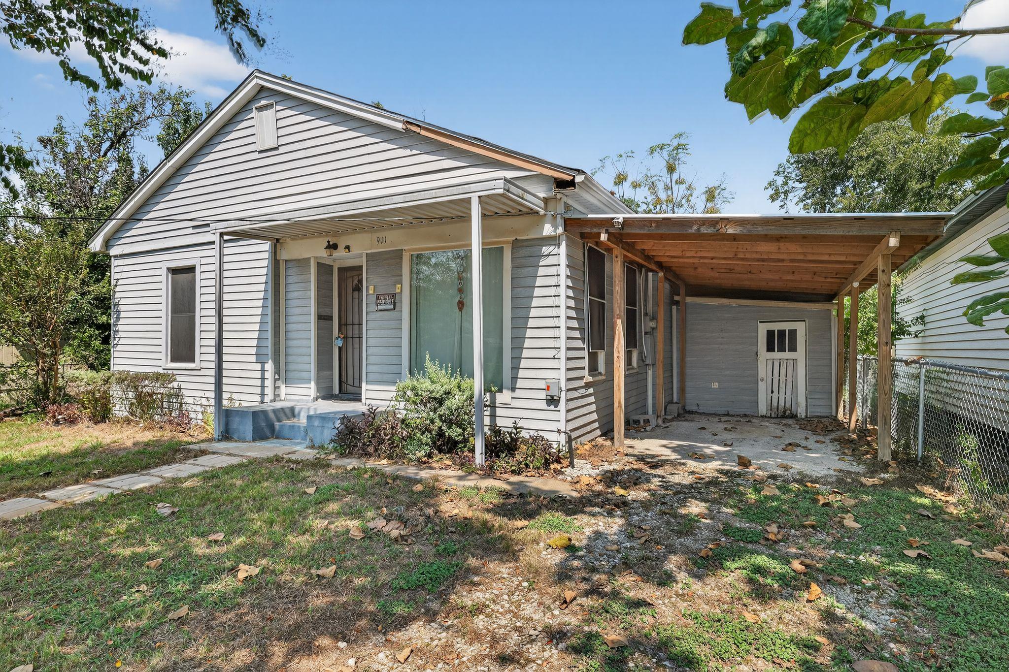 911 Chambers St Property Photo 1