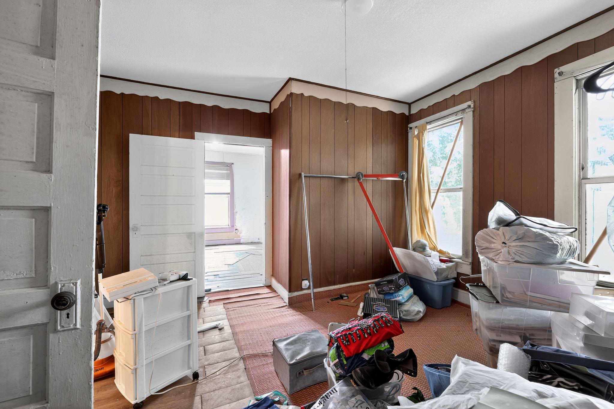 911 Chambers St Property Photo 11