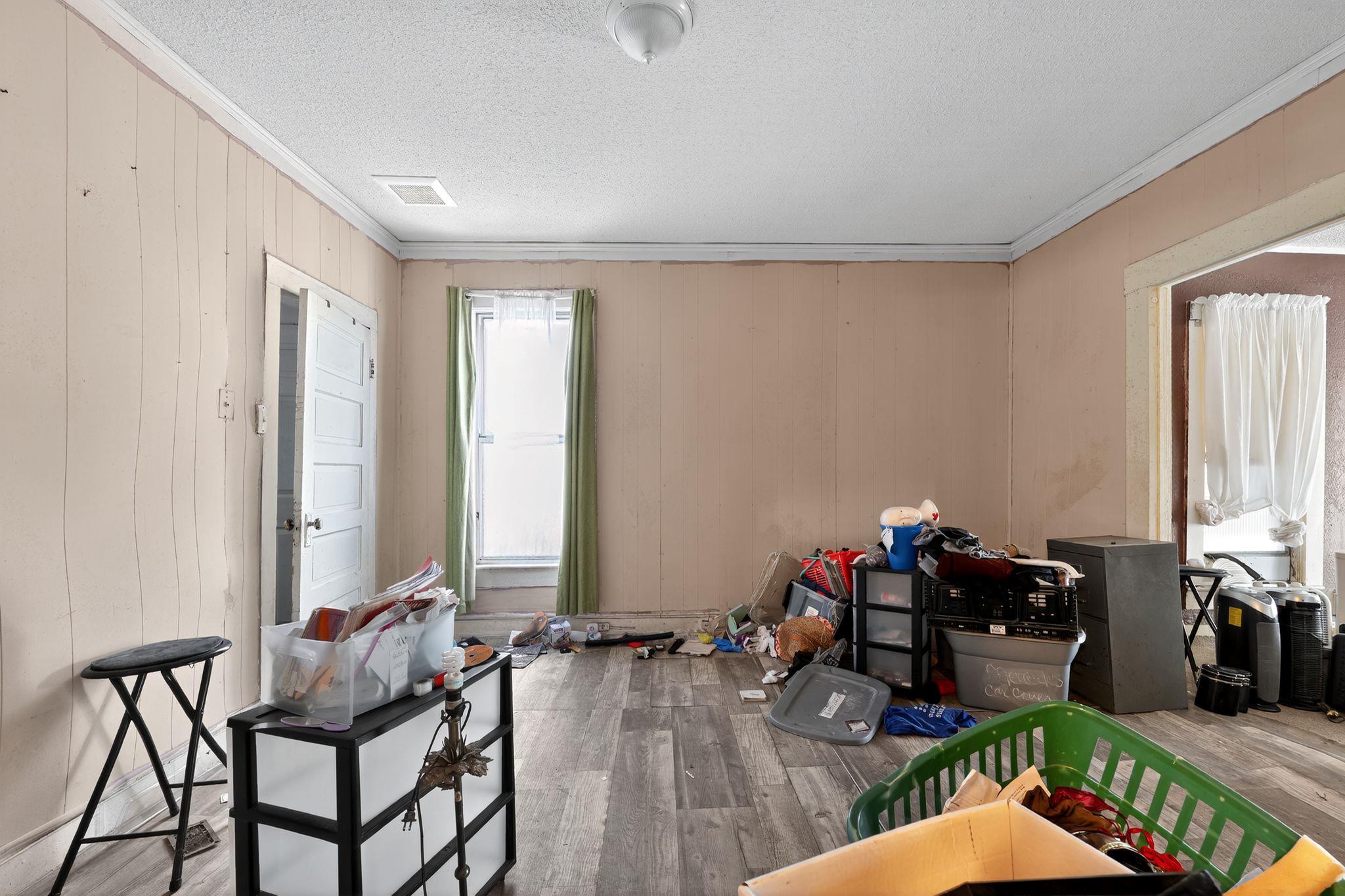 911 Chambers St Property Photo 12