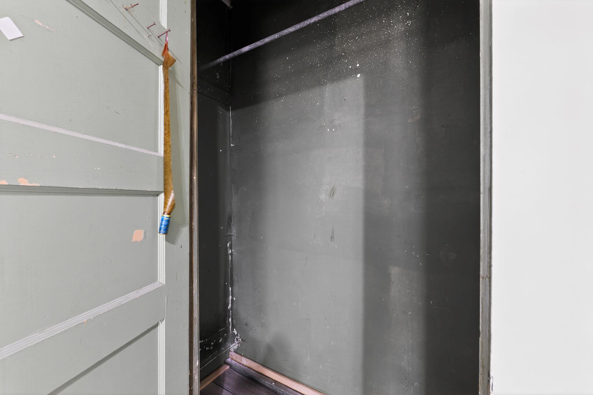 911 Chambers St Property Photo 16