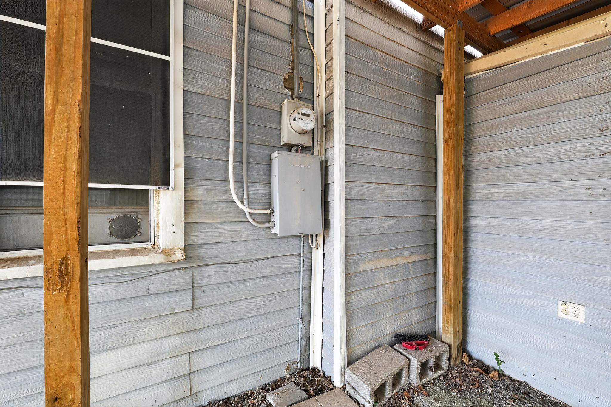 911 Chambers St Property Photo 20