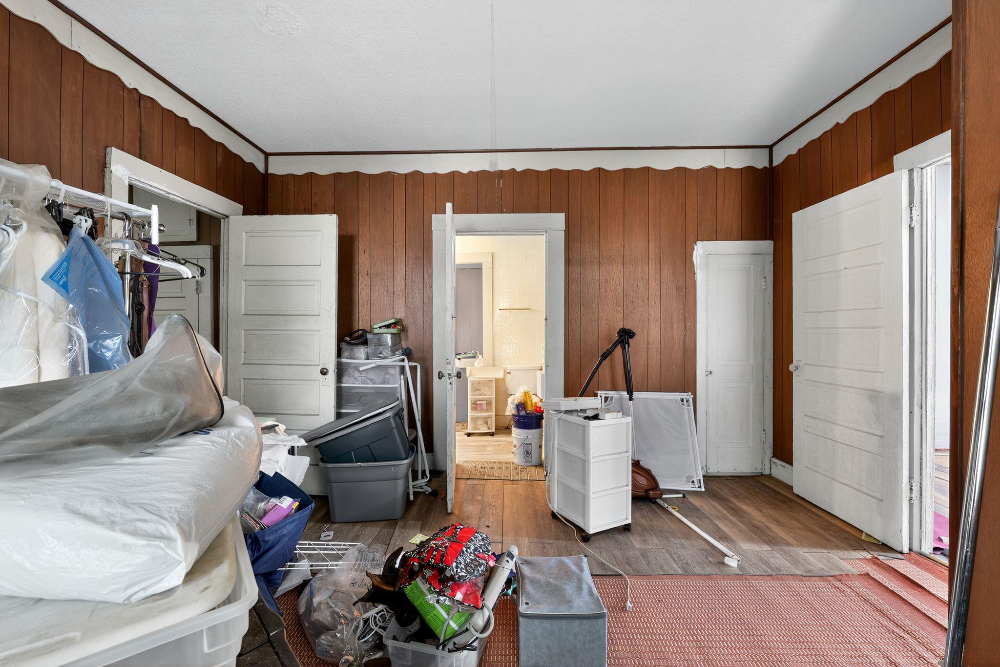 911 Chambers St Property Photo 25