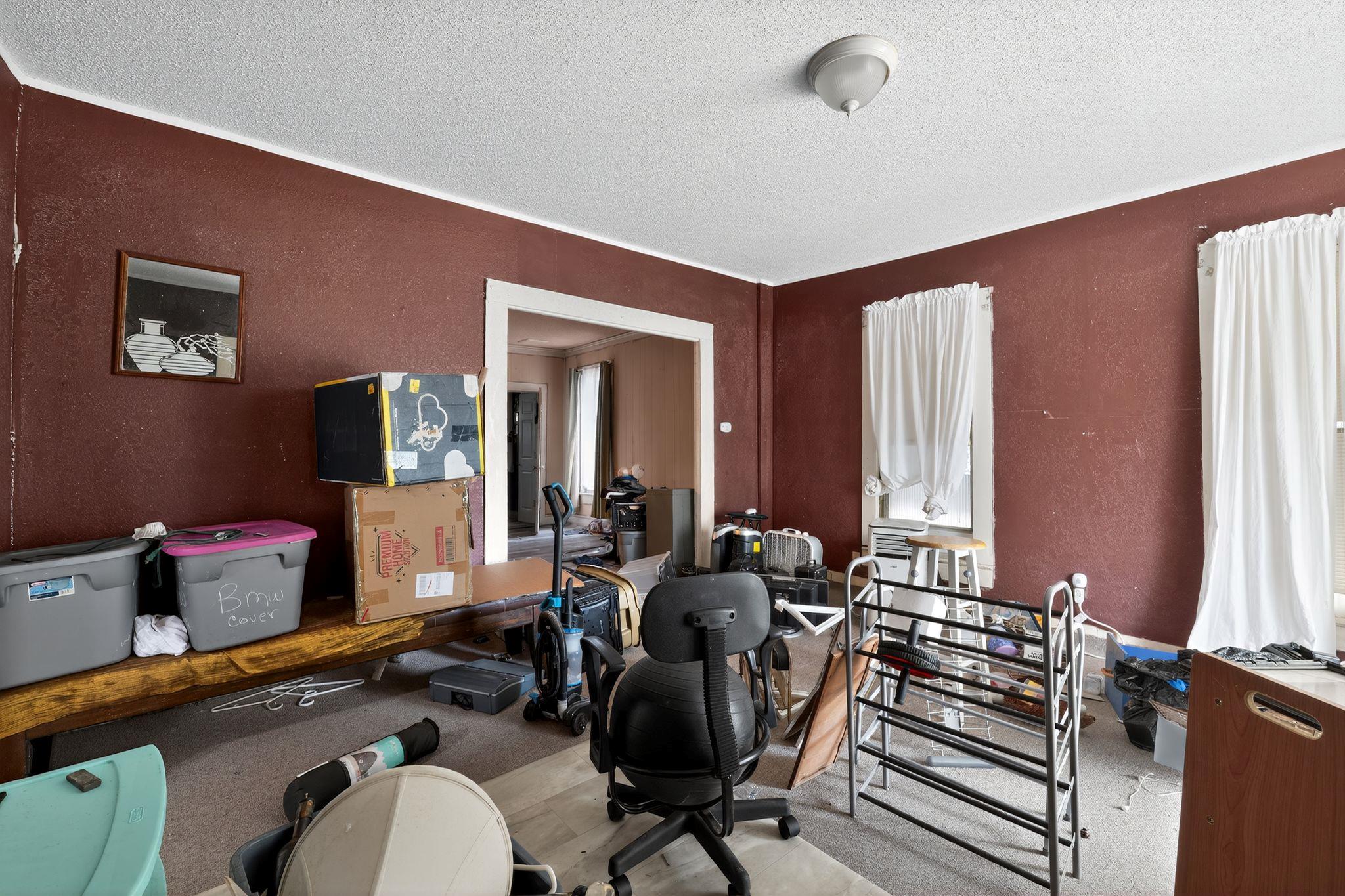 911 Chambers St Property Photo 26