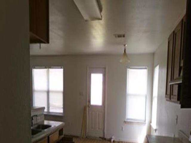 18501 Maxa Dr Property Photo 6