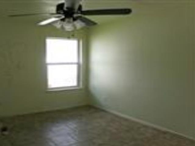 18501 Maxa Dr Property Photo 7