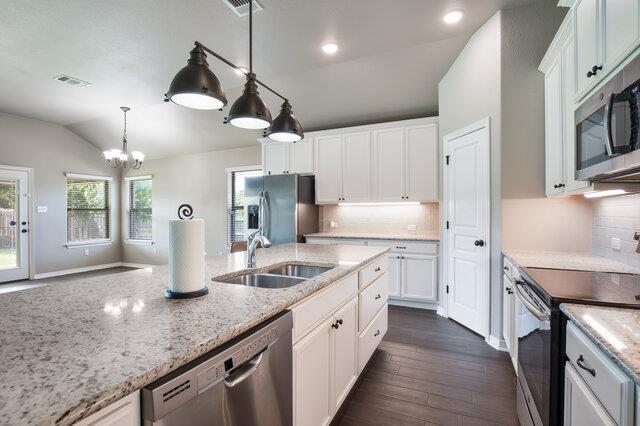 1802 Rustic Manor Dr Property Photo 8