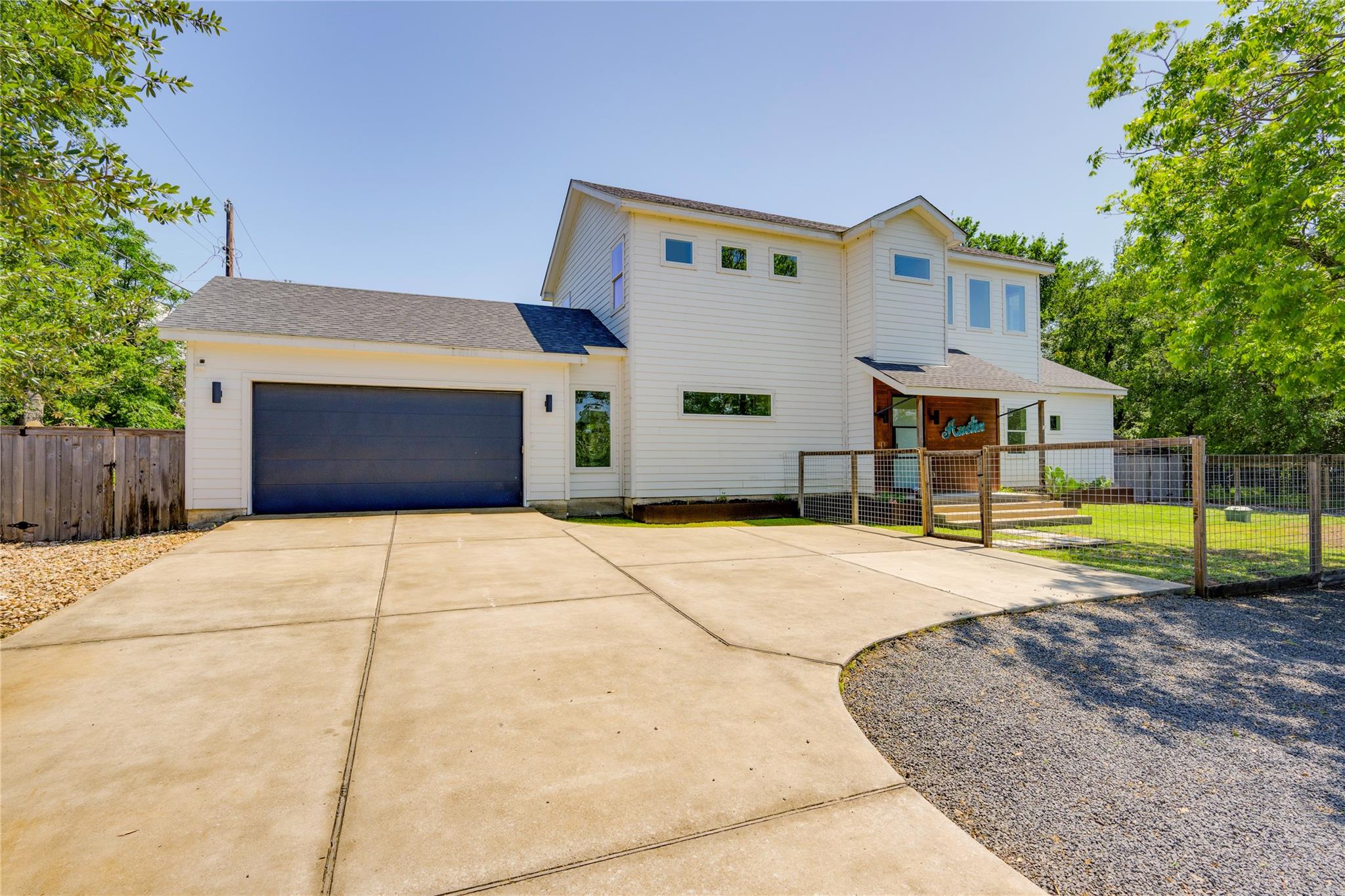 1305 Village West Dr Property Photo