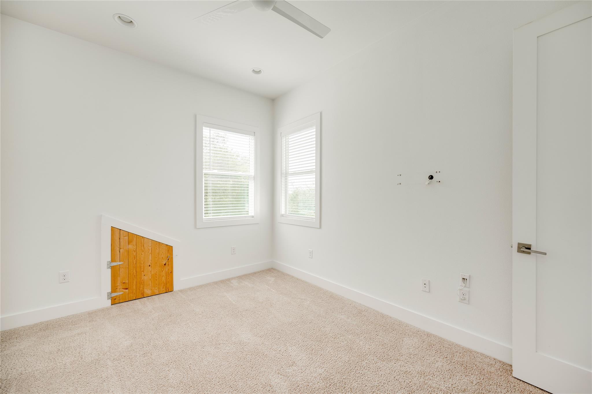 1305 Village West Dr Property Photo 21