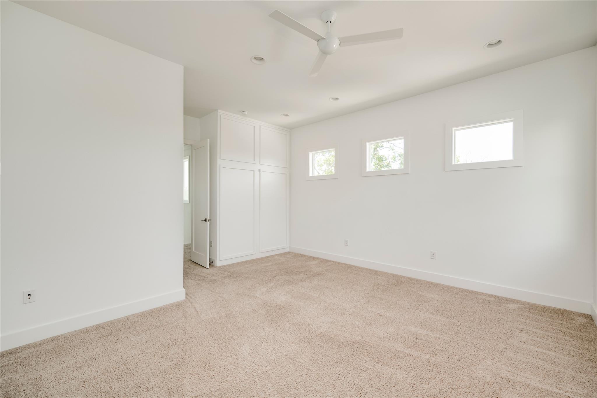 1305 Village West Dr Property Photo 27
