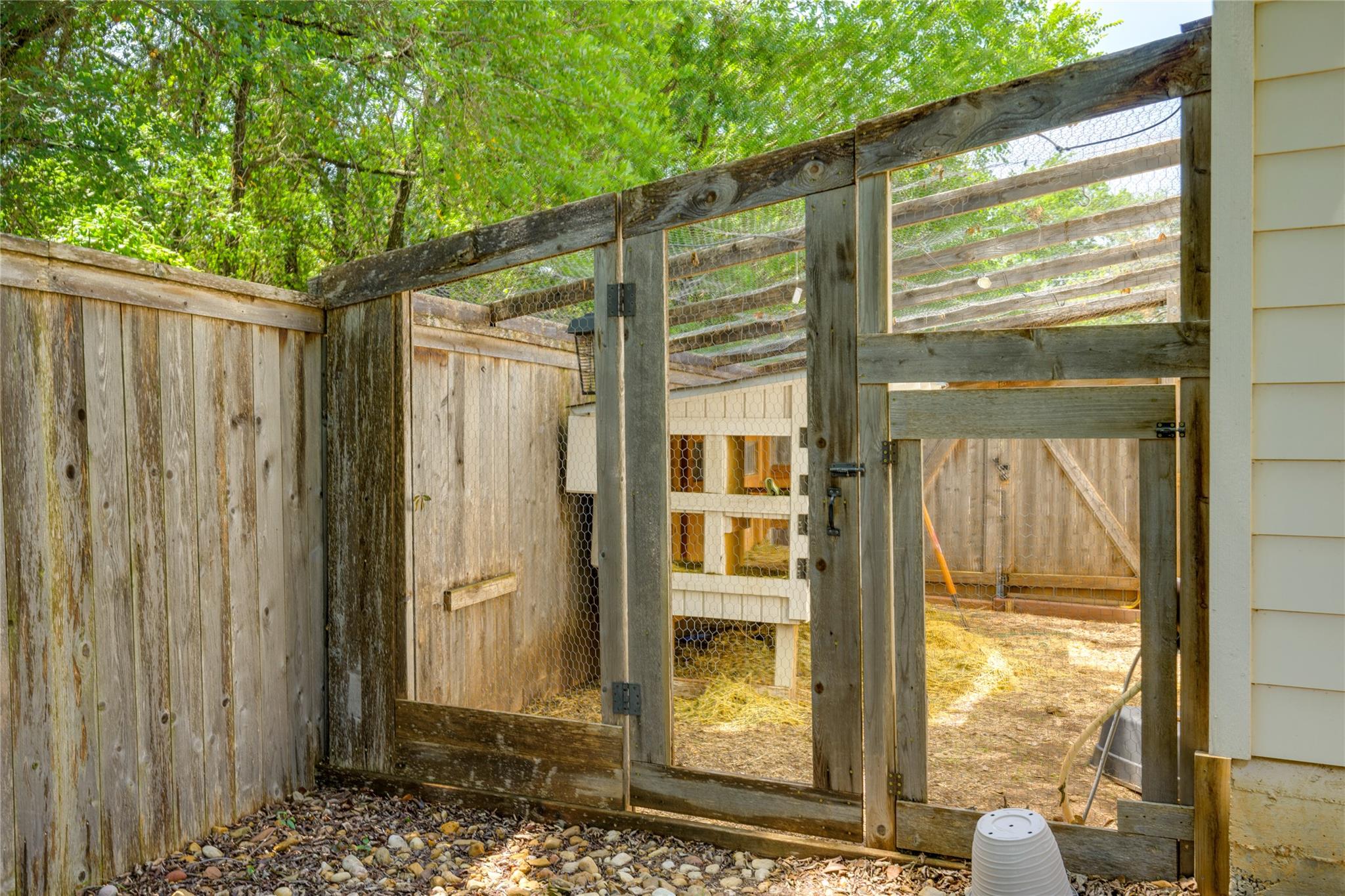 1305 Village West Dr Property Photo 35