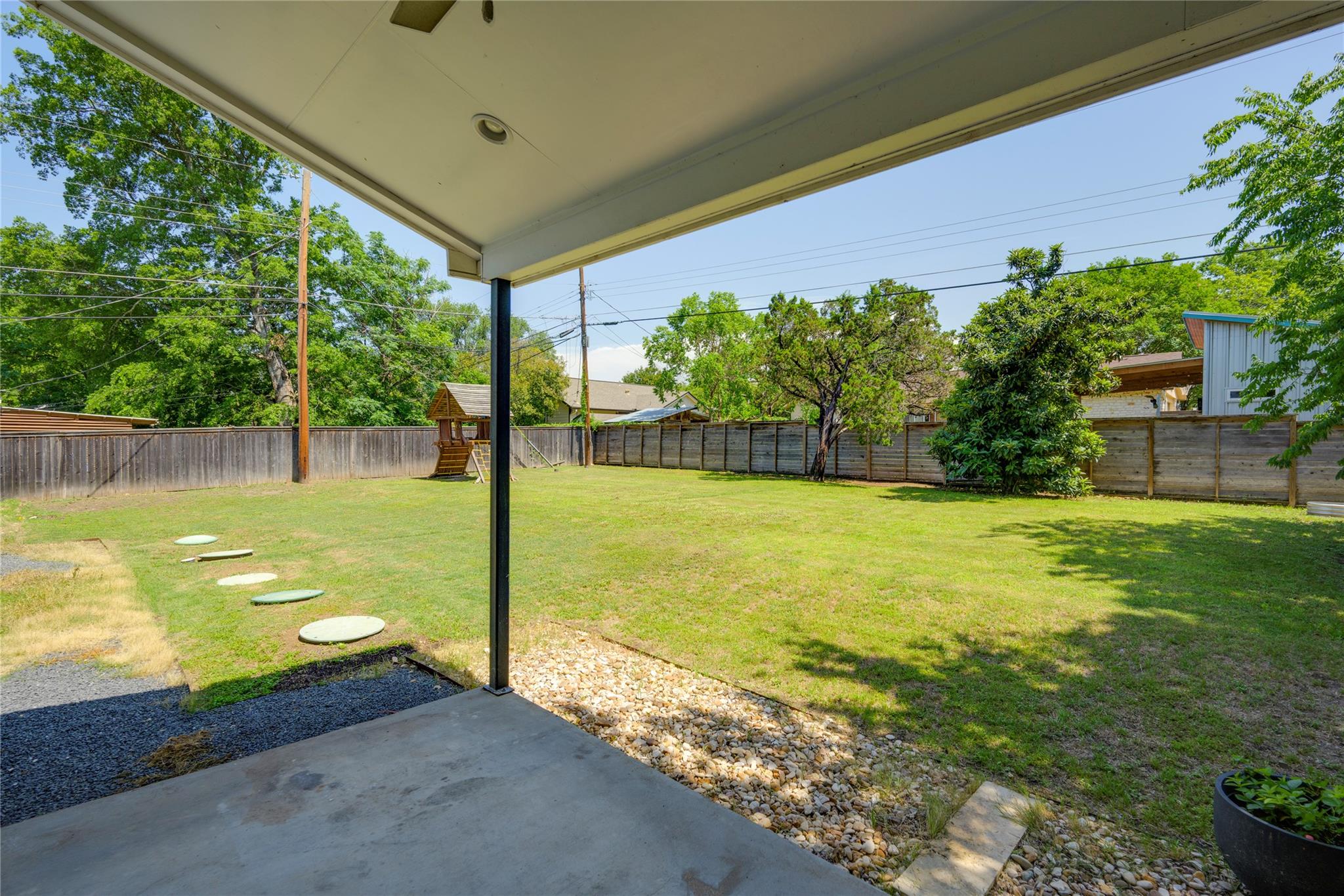 1305 Village West Dr Property Photo 38