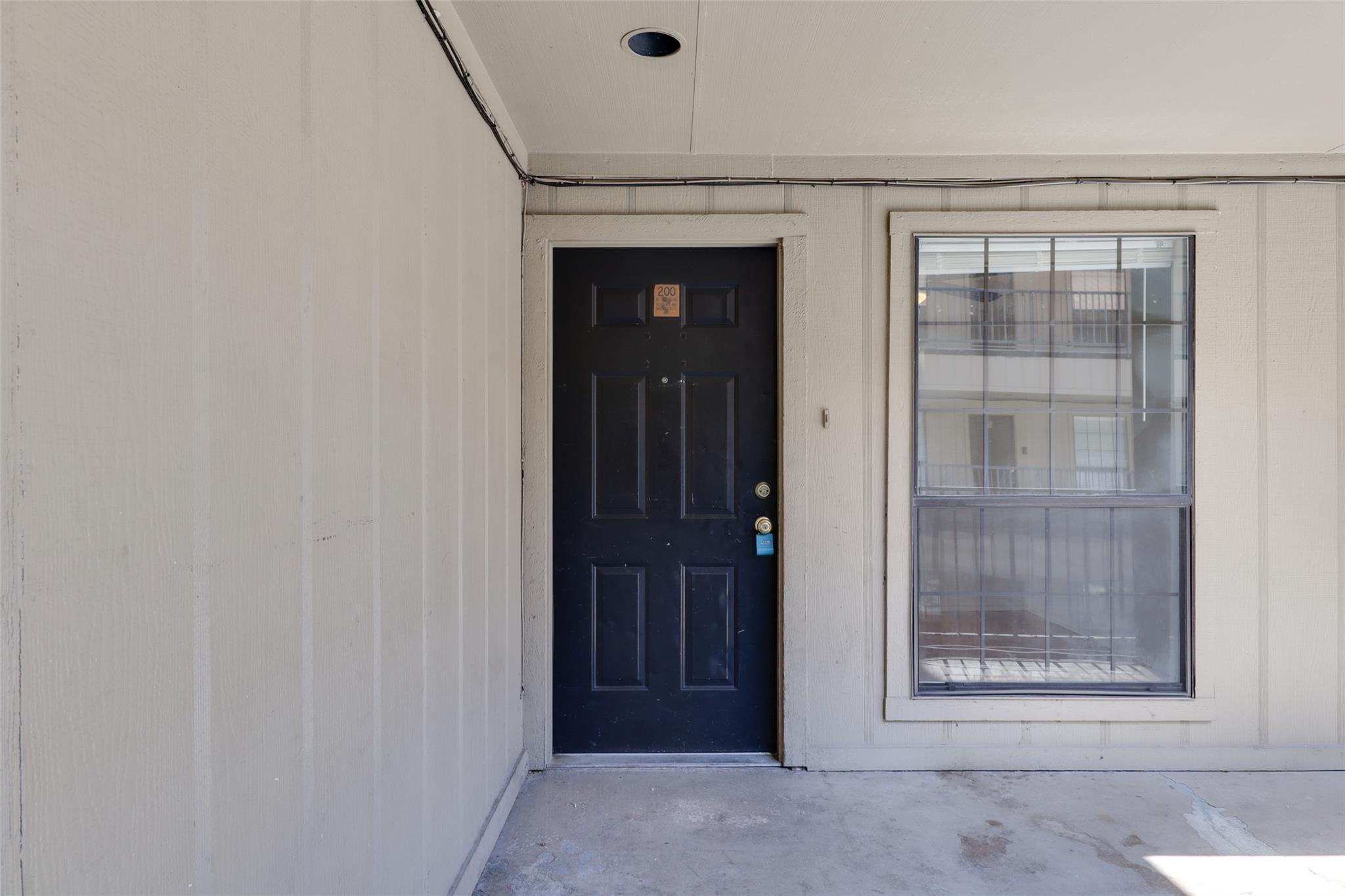 2401 Leon St #200 Property Photo 4