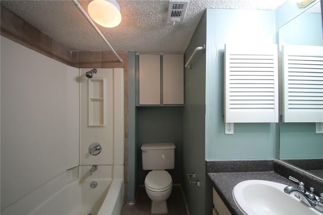 2401 Leon St #200 Property Photo 6