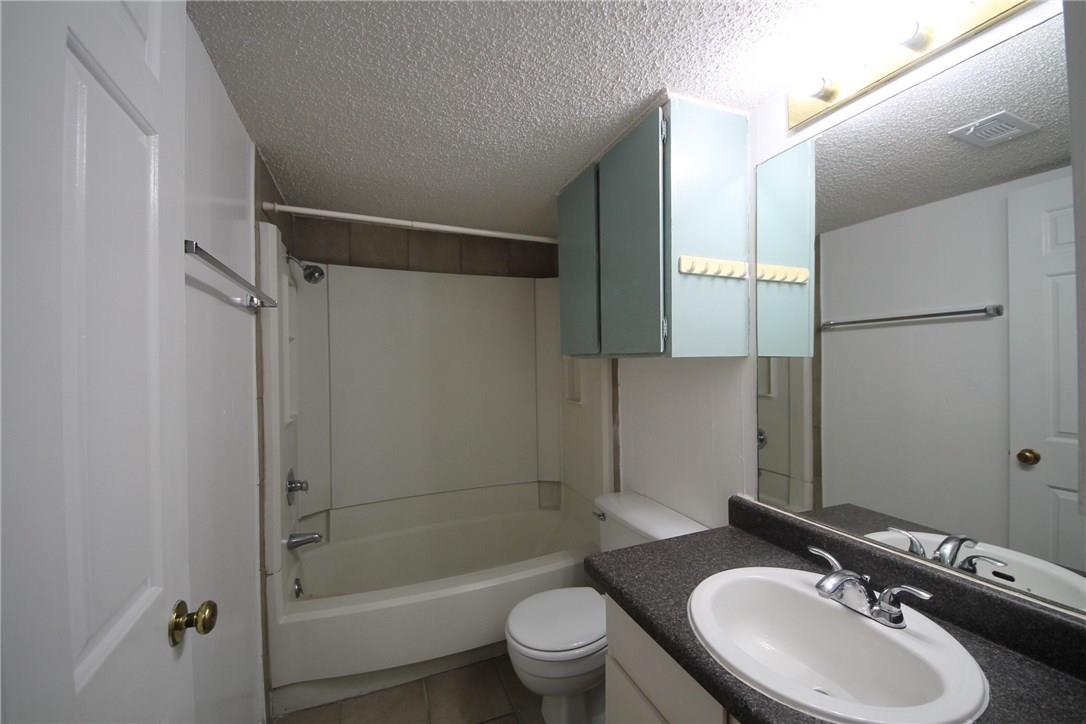 2401 Leon St #200 Property Photo 9