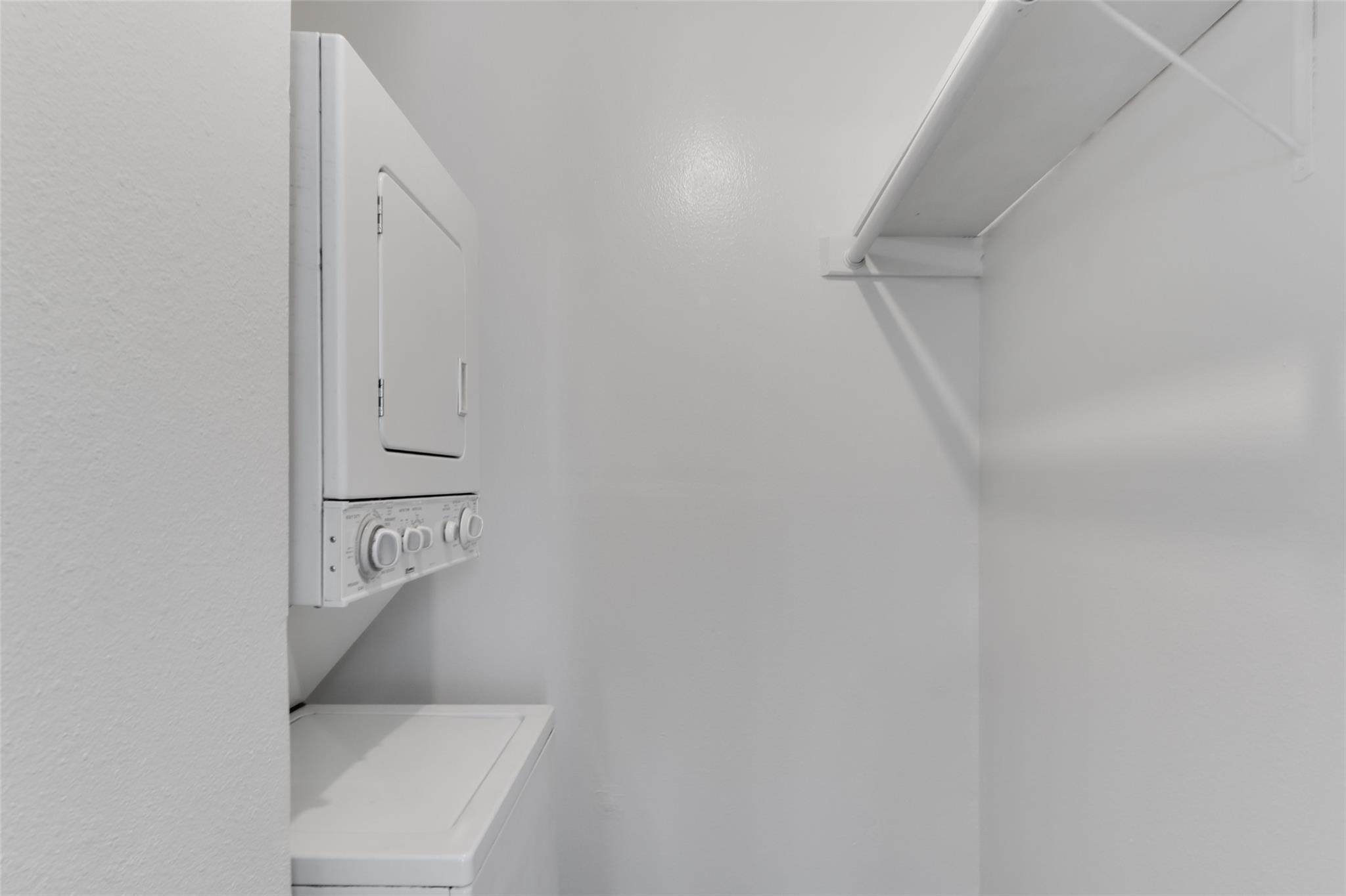 2401 Leon St #200 Property Photo 12