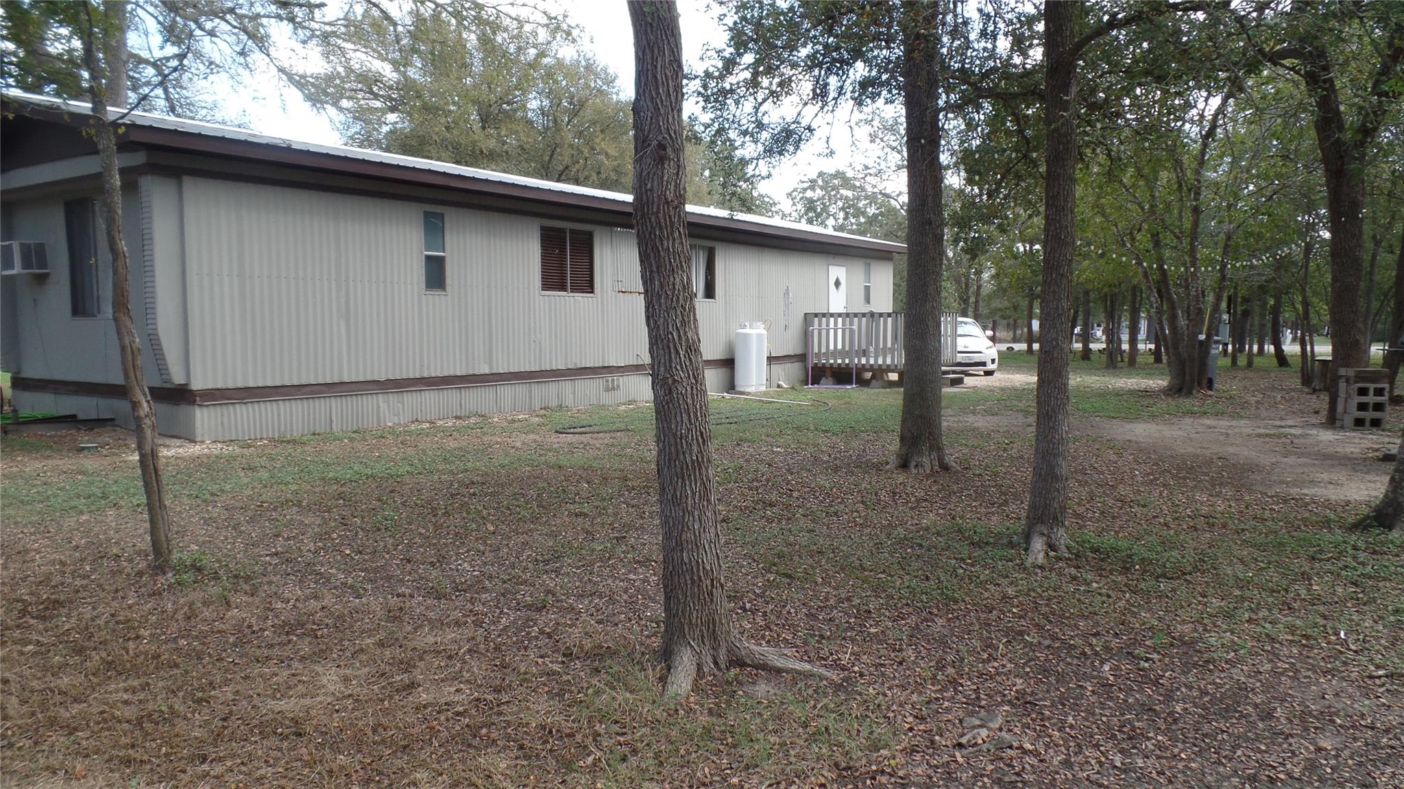 150 Mandy Ln Property Photo 2