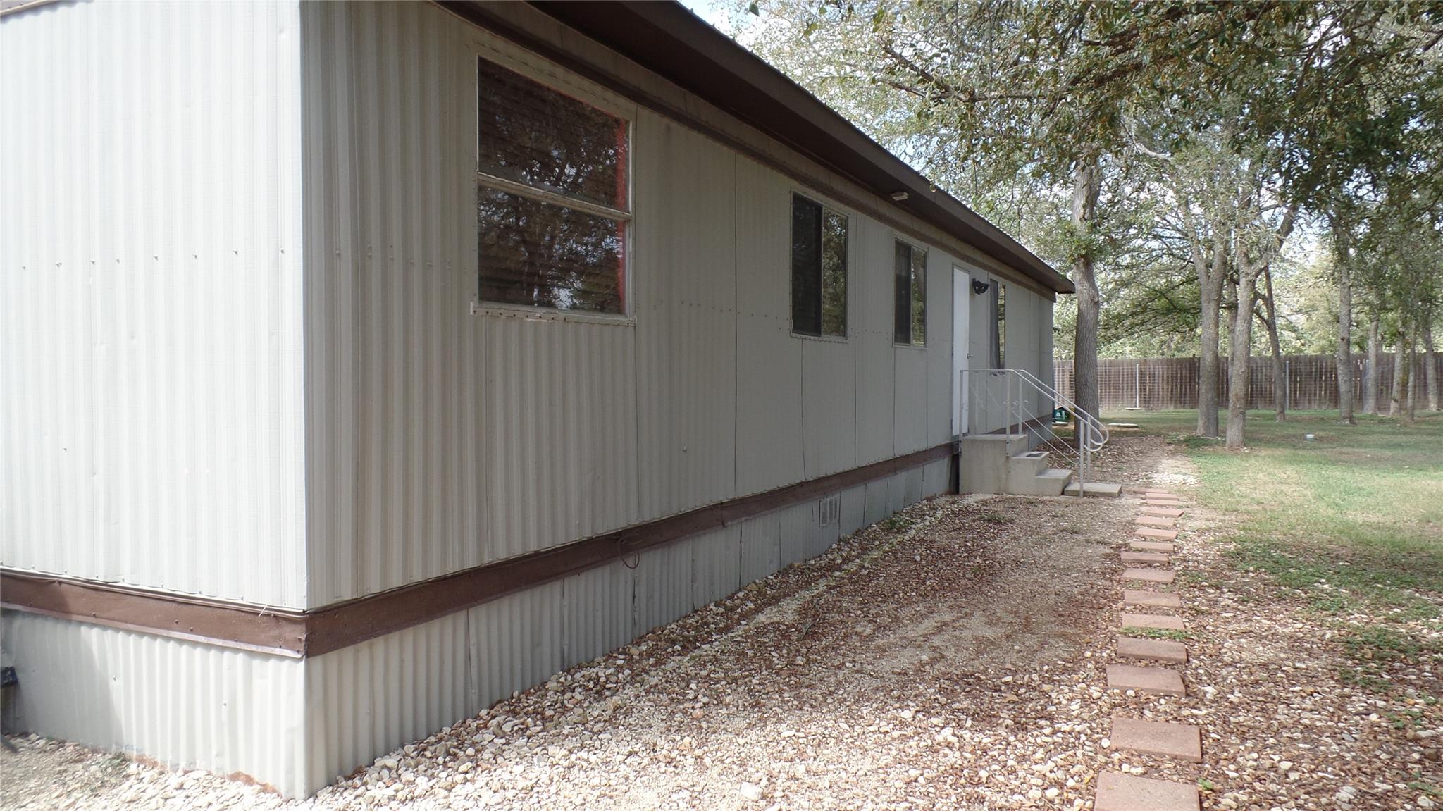150 Mandy Ln Property Photo 5