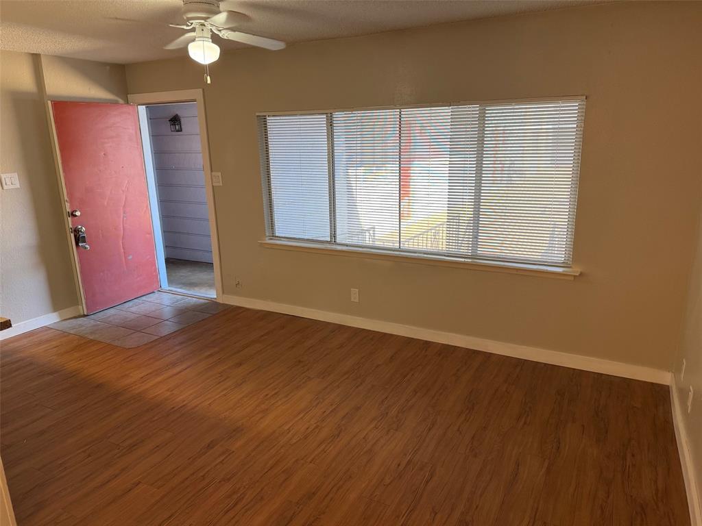 2408 Longview St #108 Property Photo 4