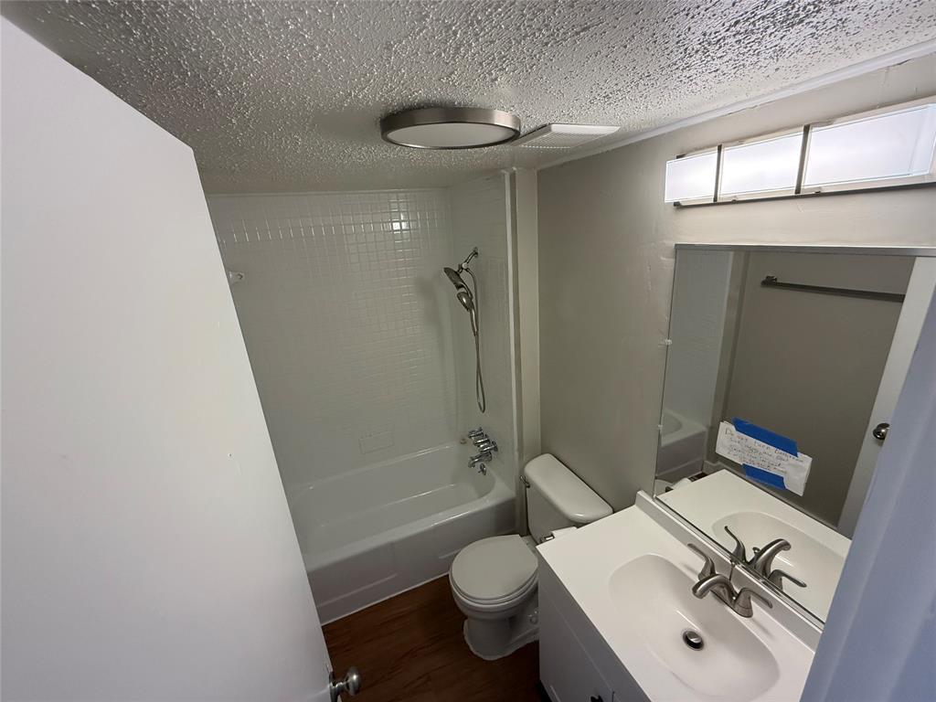 2408 Longview St #108 Property Photo 7